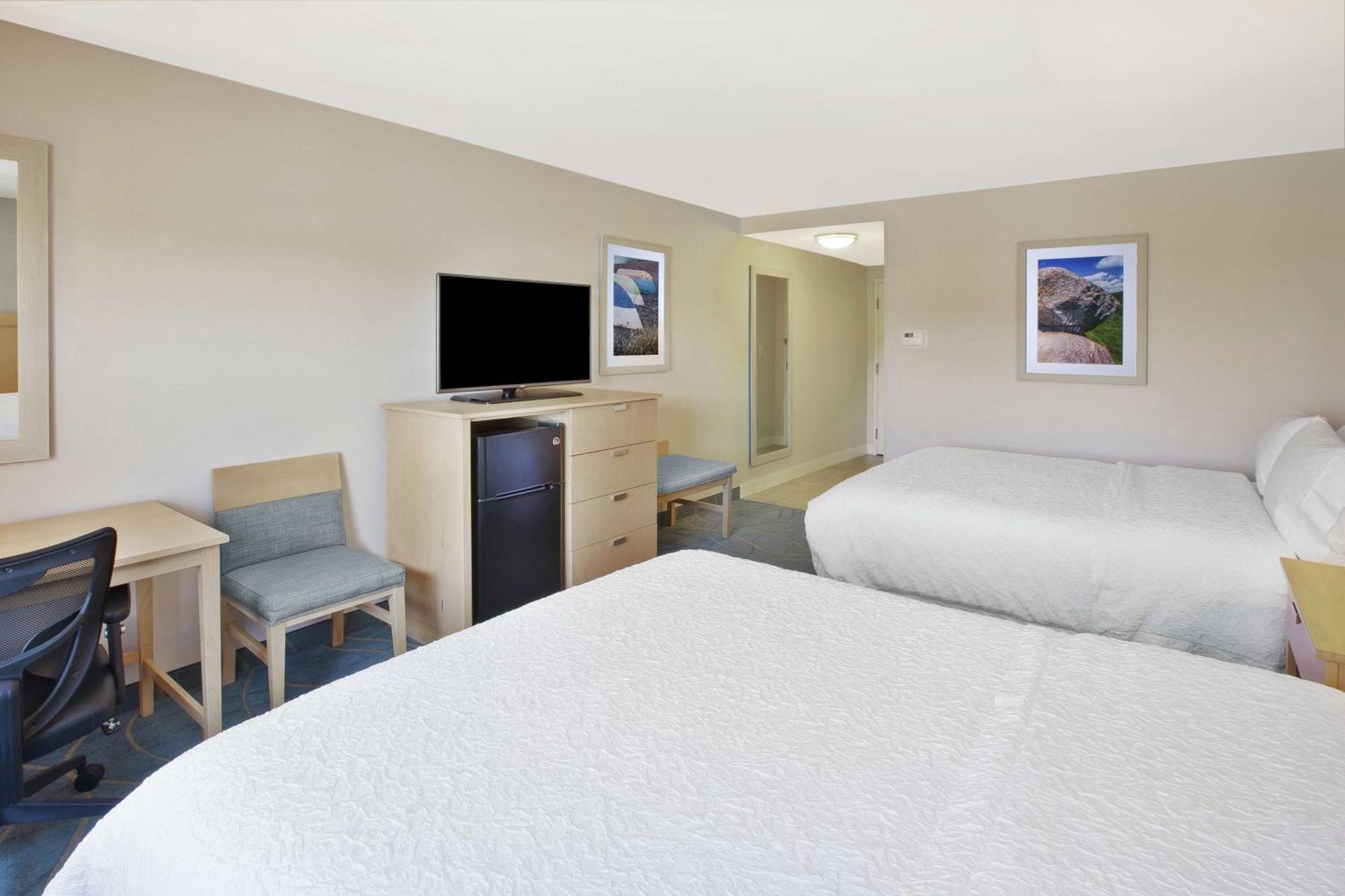 Queen Room with Two Queen Beds - Hearing Accessible/Non-Smoking