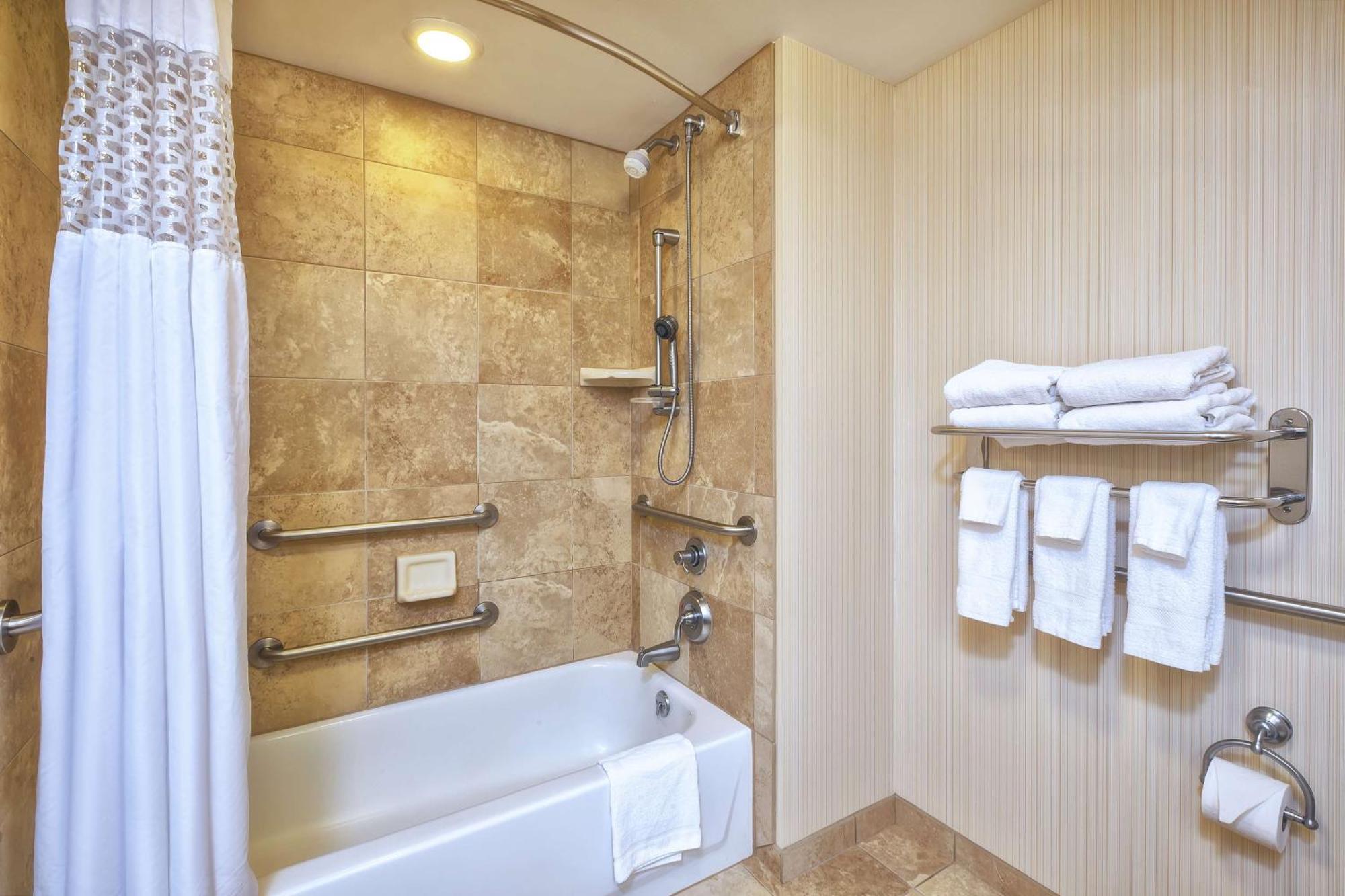 King Room with Accessible Tub - Mobility and Hearing Access/Non-Smoking