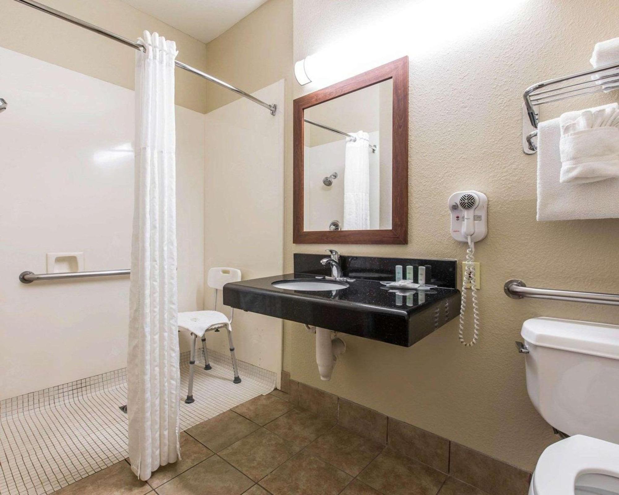 King Suite - Accessible/Non-Smoking