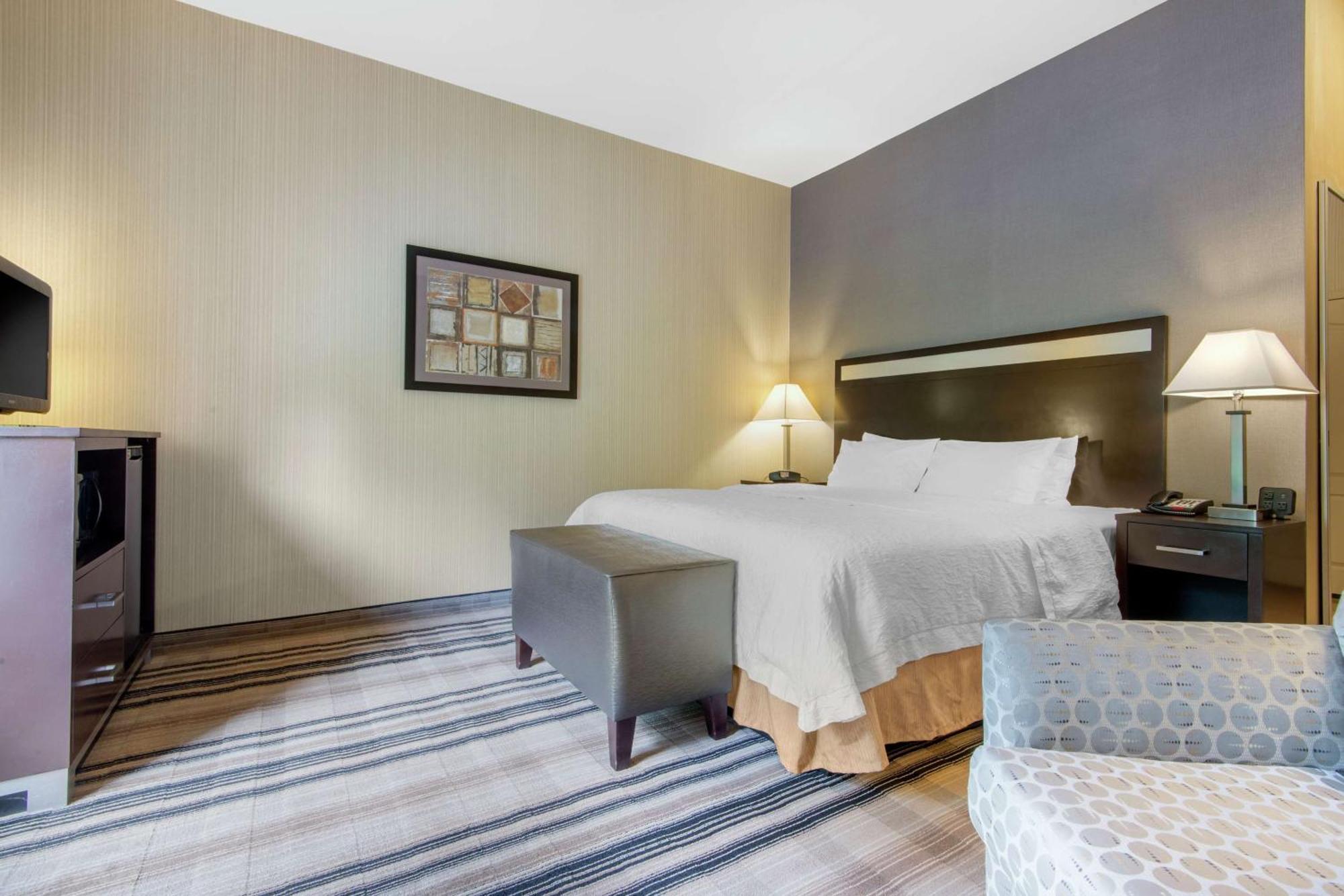 King Room Hearing Access or Non-Smoking