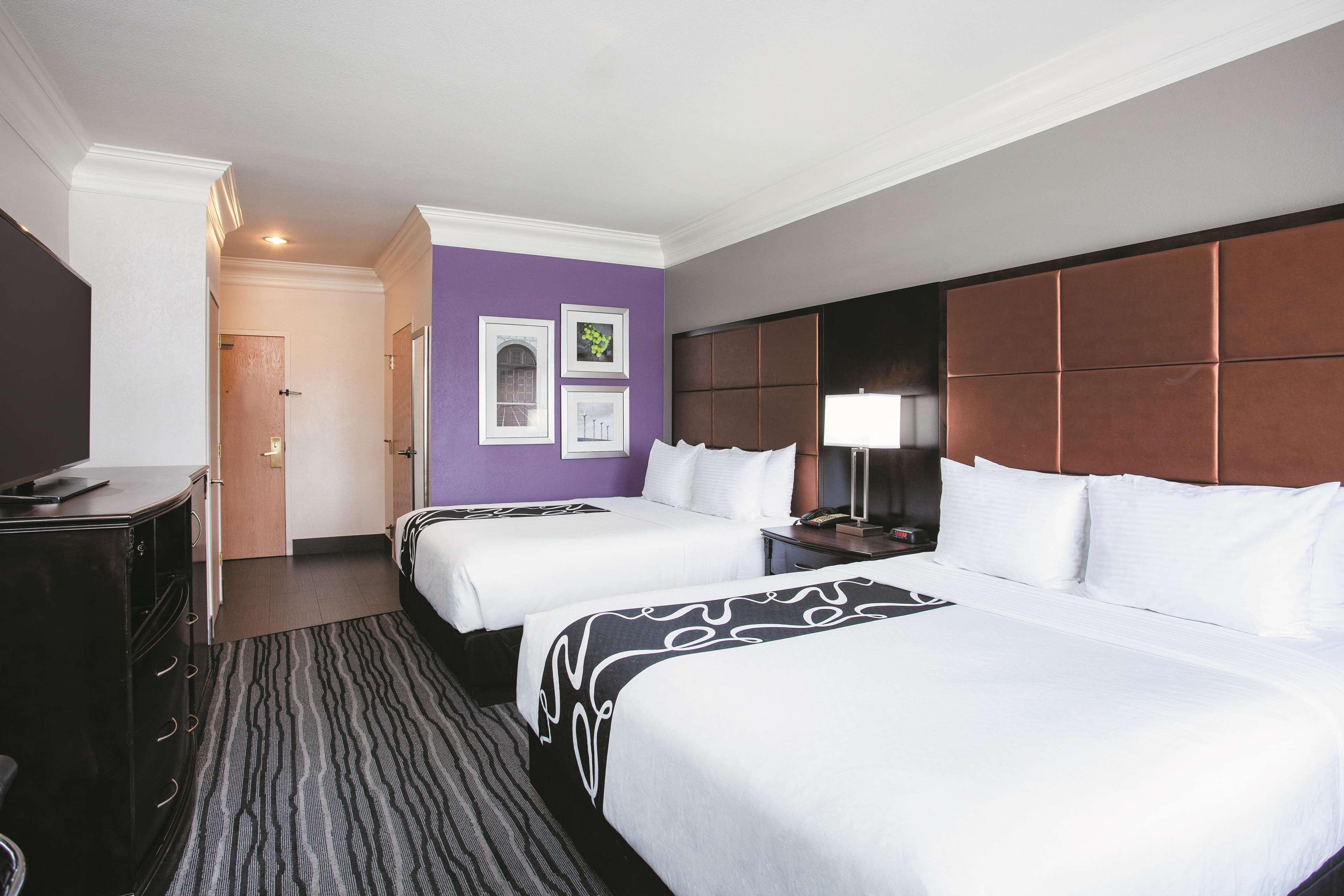 Queen Room with Two Queen Beds and Mobility/Hearing Access - Non-Smoking