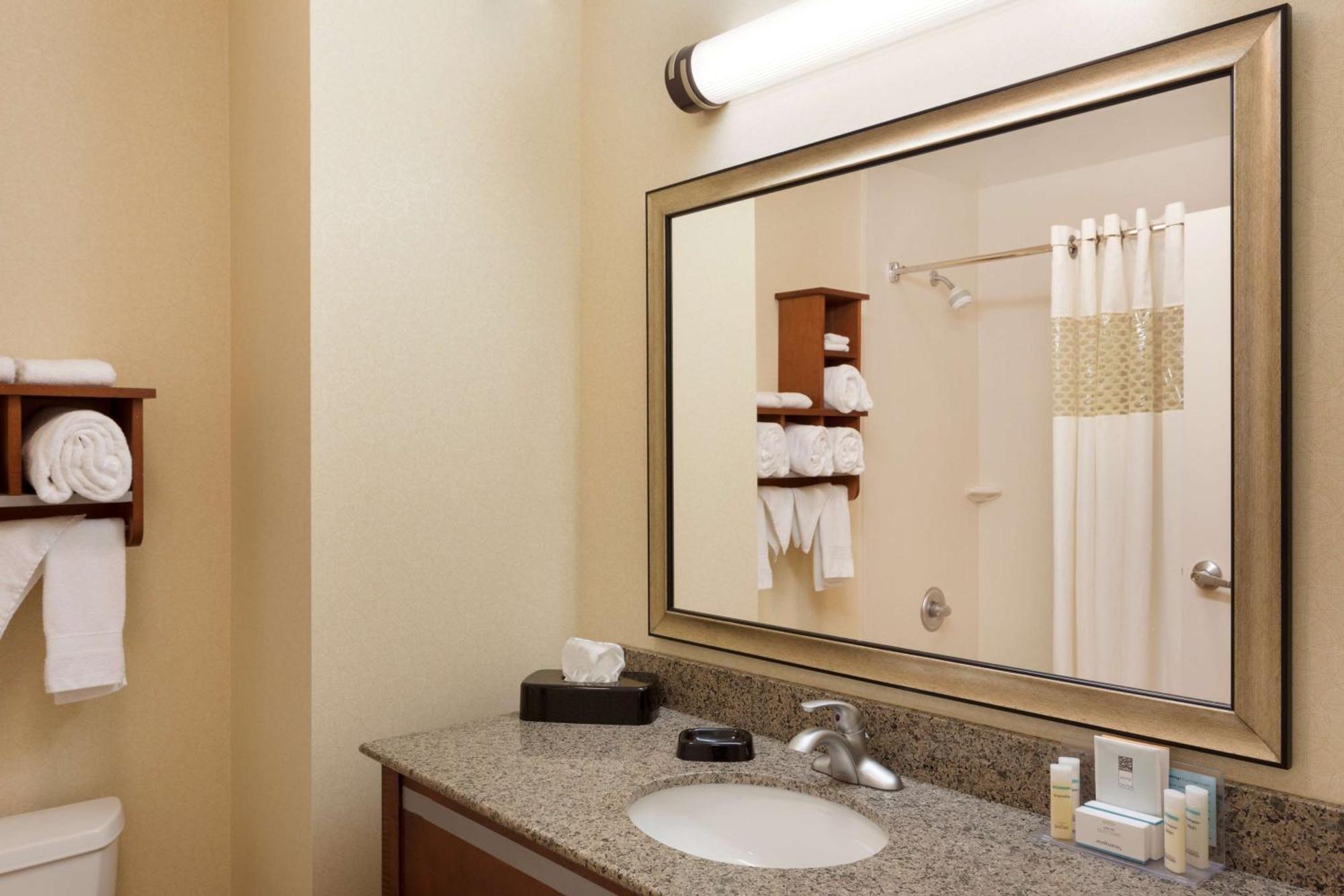 Standard King Room with Walk-in Shower - Non-Smoking