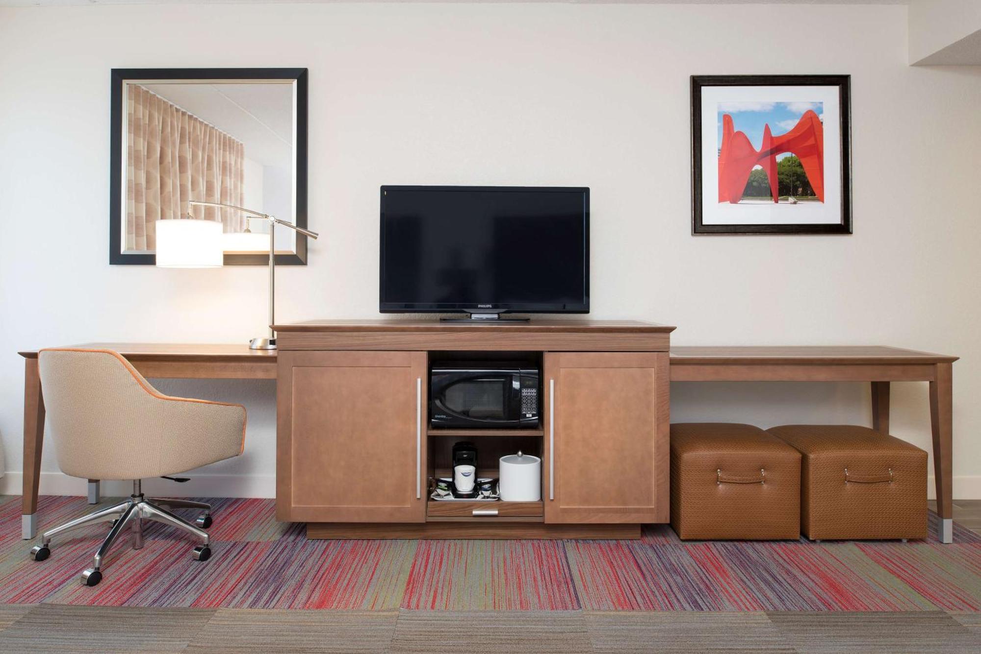 King Room with Sofa Bed and Study - Non-Smoking