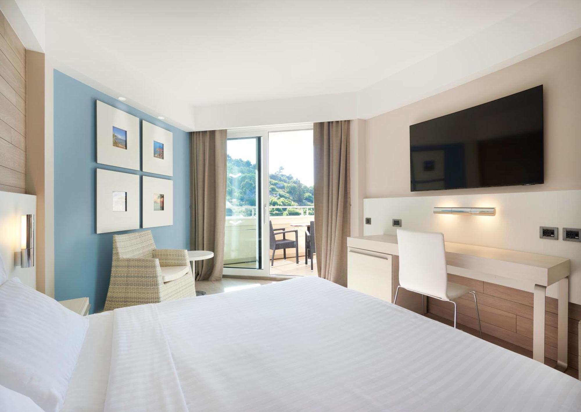 Premium Room with Side Sea View