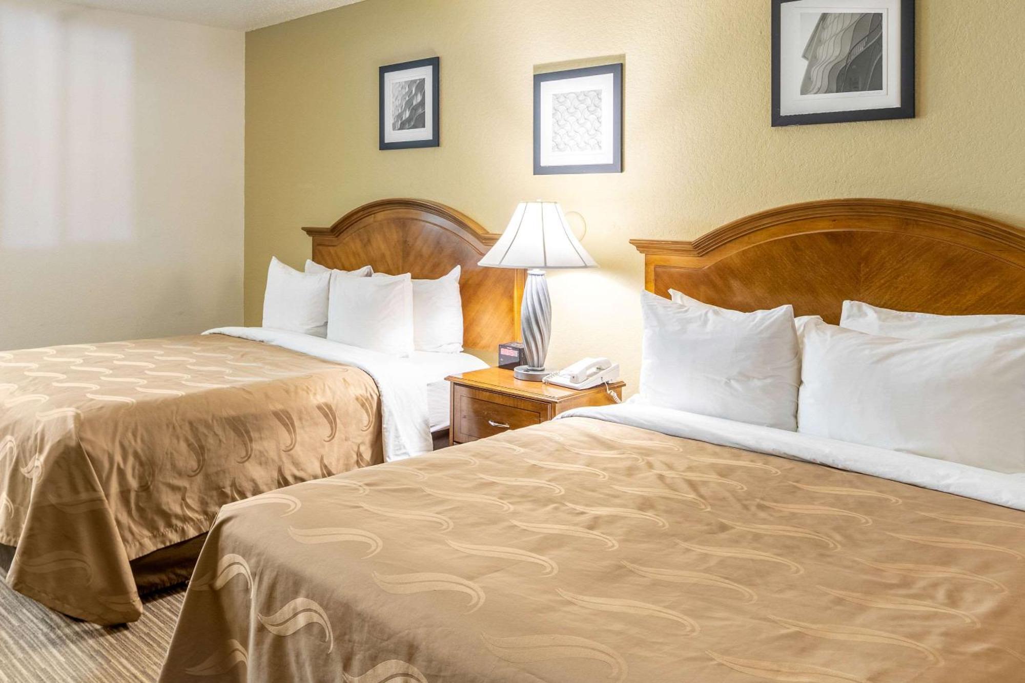 Economy Queen Room with Two Queen Beds - Non-Smoking