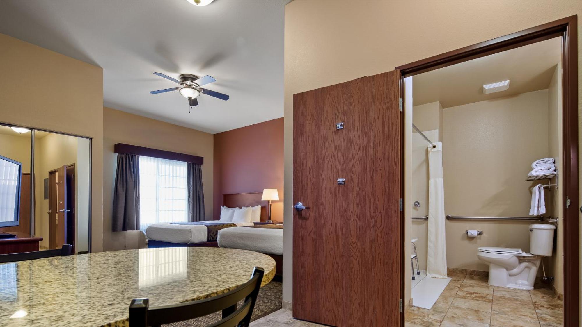 Queen Room Two Queen Beds Roll Shower Disability Access