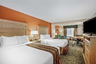 Family Suite with Two Queen Beds - Non-Smoking