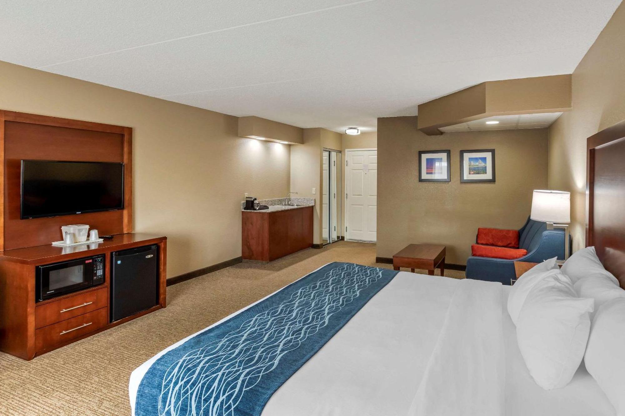 Queen Suite with Sofa Bed
