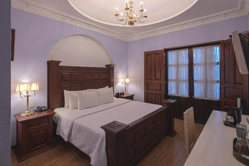 Deluxe Room (2 guests)