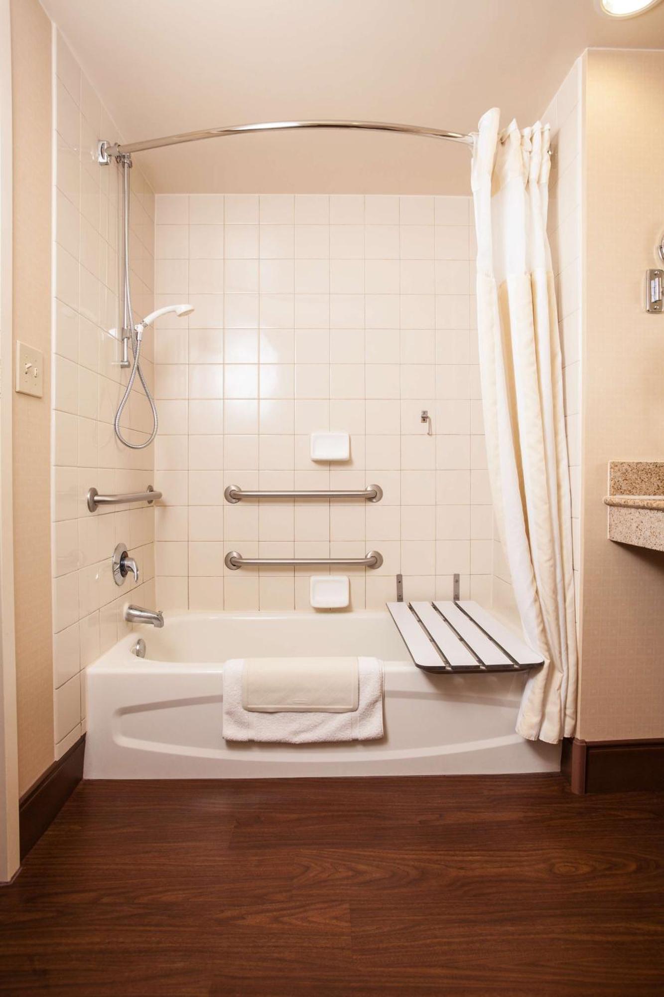 Queen Room with Two Queen Beds - Mobility and Hearing Access