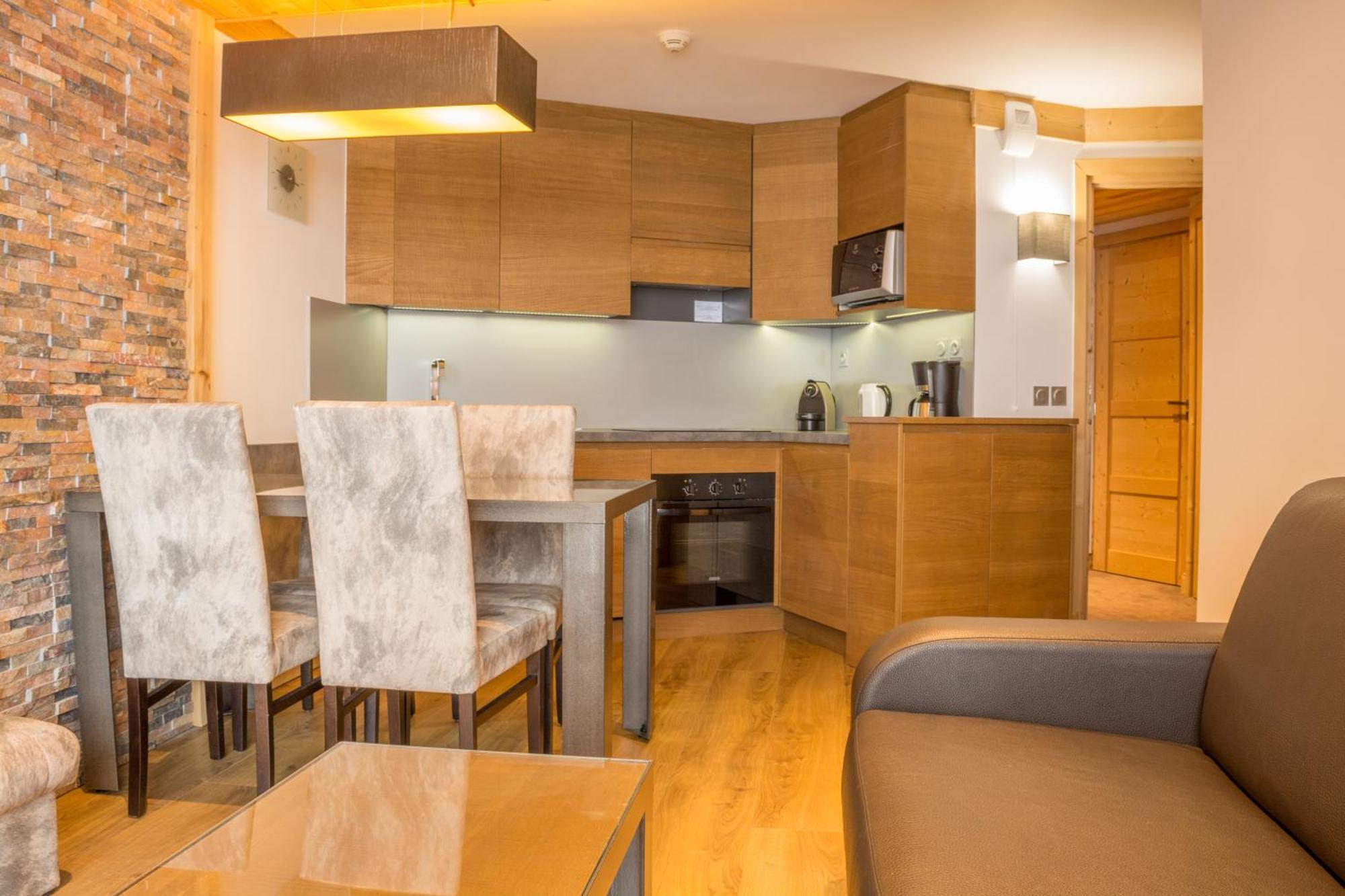 One-Bedroom Apartment,1412781587:JPEG