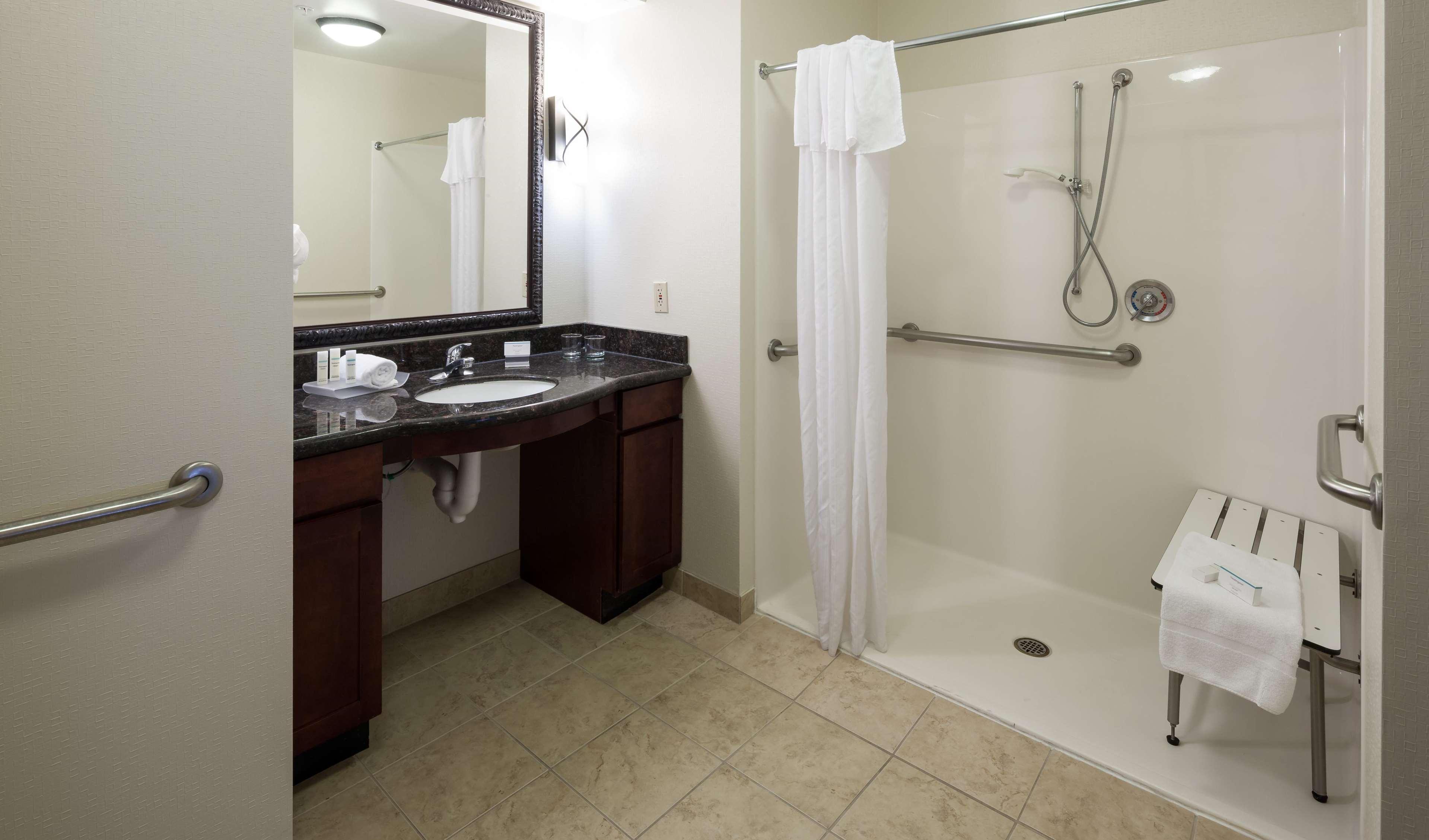 King Studio Suite - Disability Access/Non-Smoking
