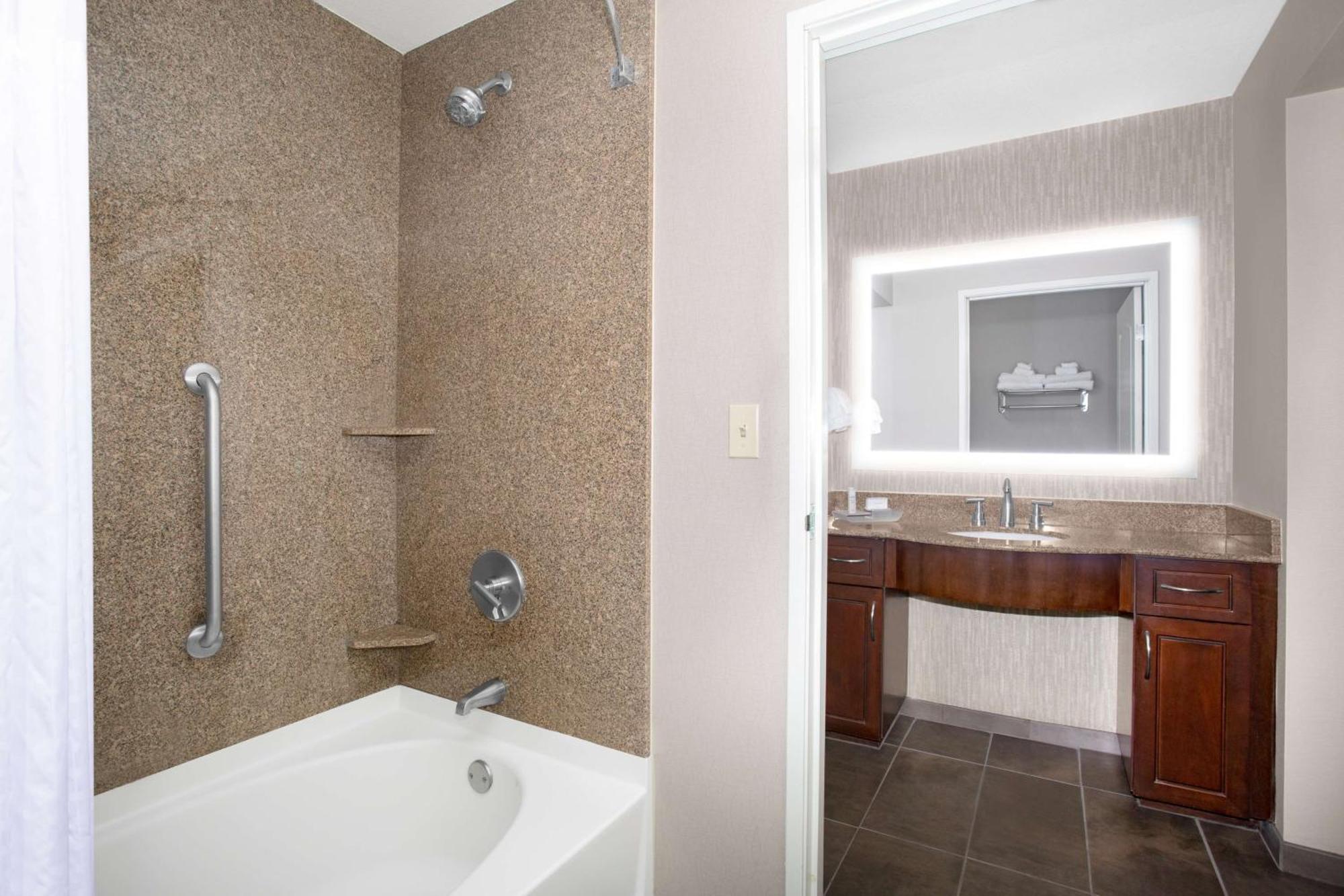 Two-Bedroom King Suite - Non-Smoking
