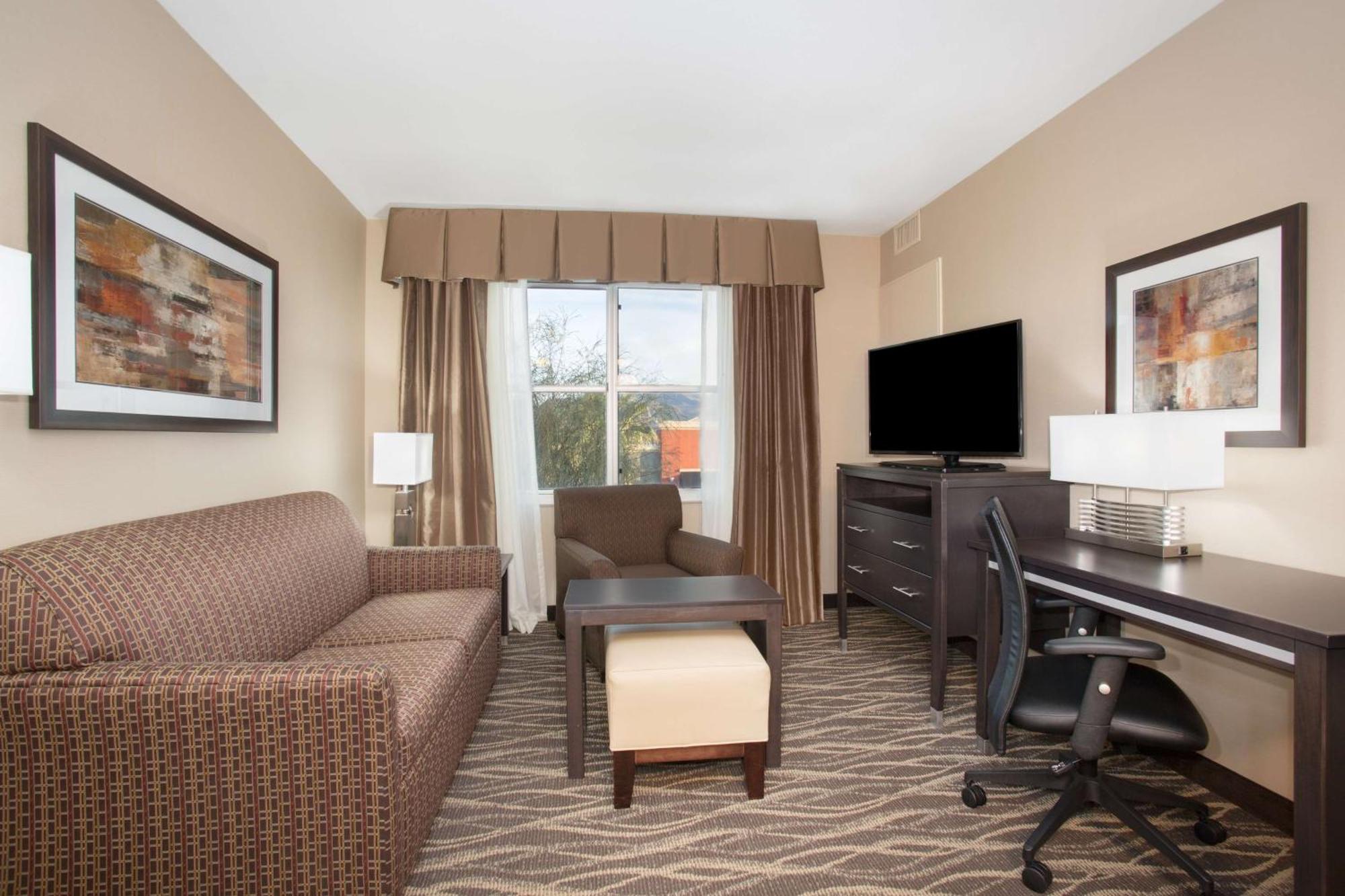 One-Bedroom King Suite - Non-Smoking