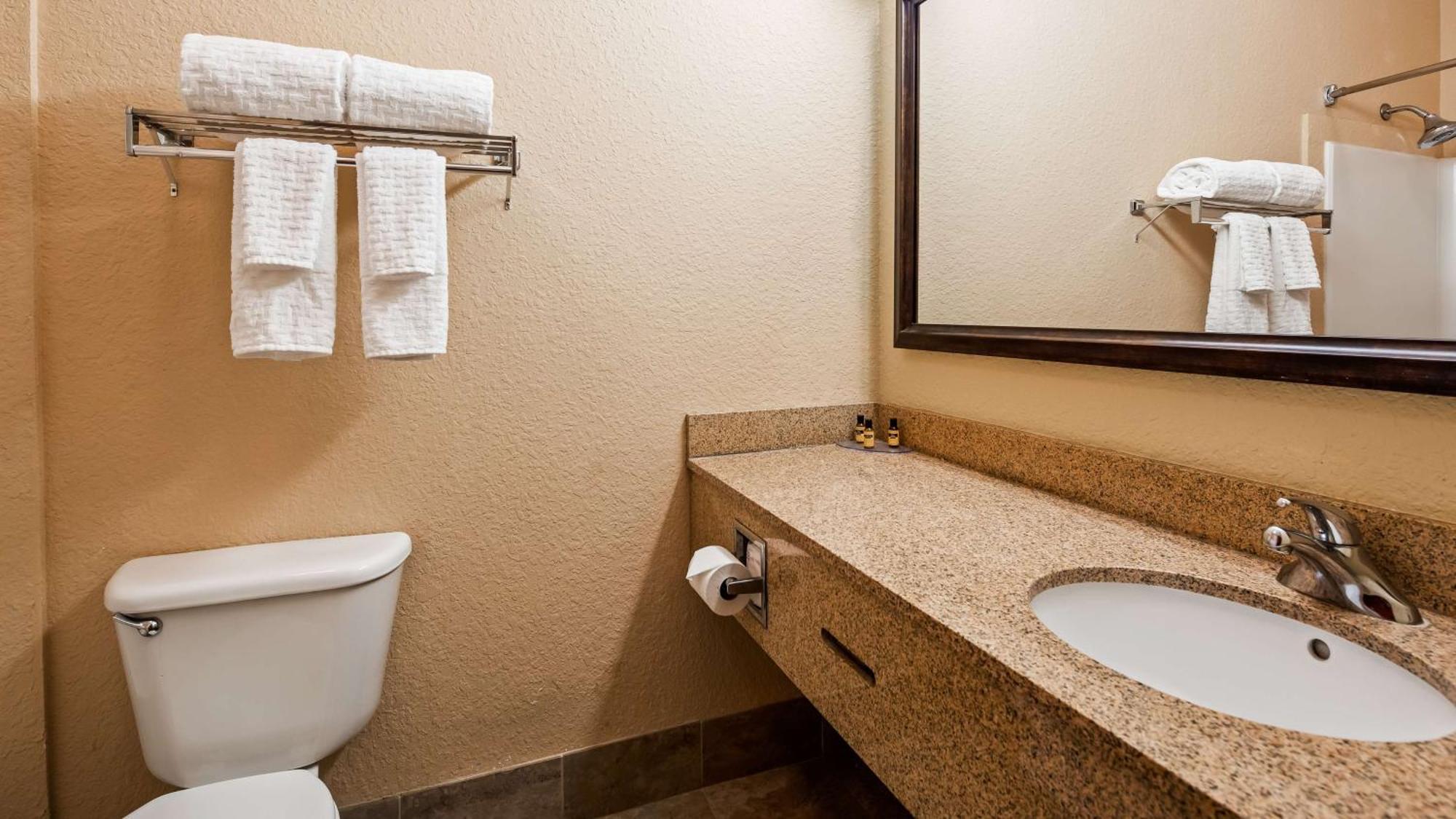 Queen Suite with Sofa Bed - Non Smoking