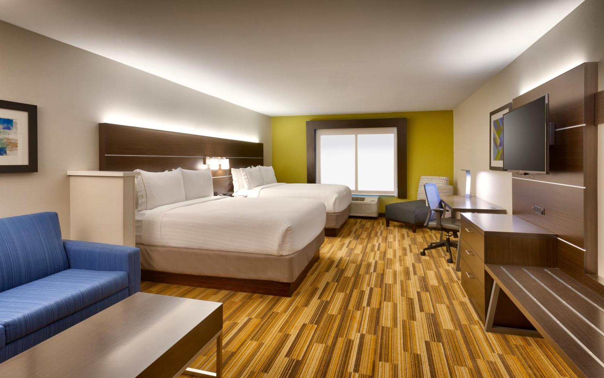 Queen Room with Two Queen Beds and Sofa Bed