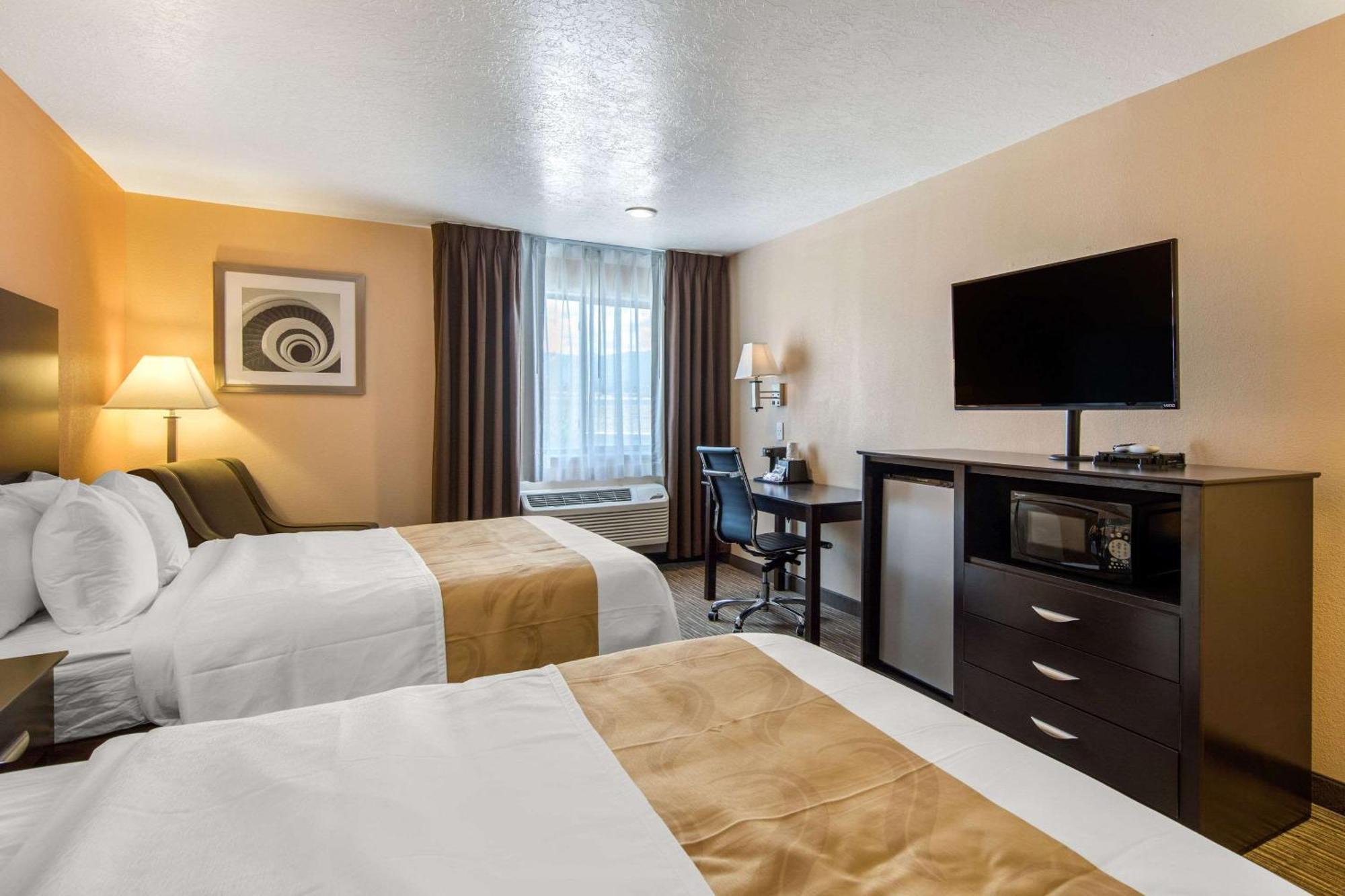 Queen Room with Two Queen Beds - Non-Smoking,1280517388:JPEG