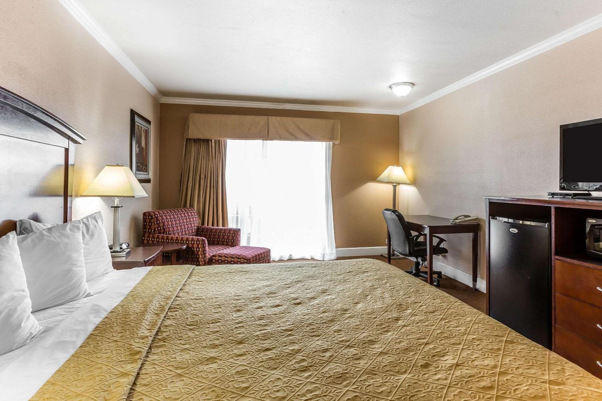 King Room with View - Non-Smoking