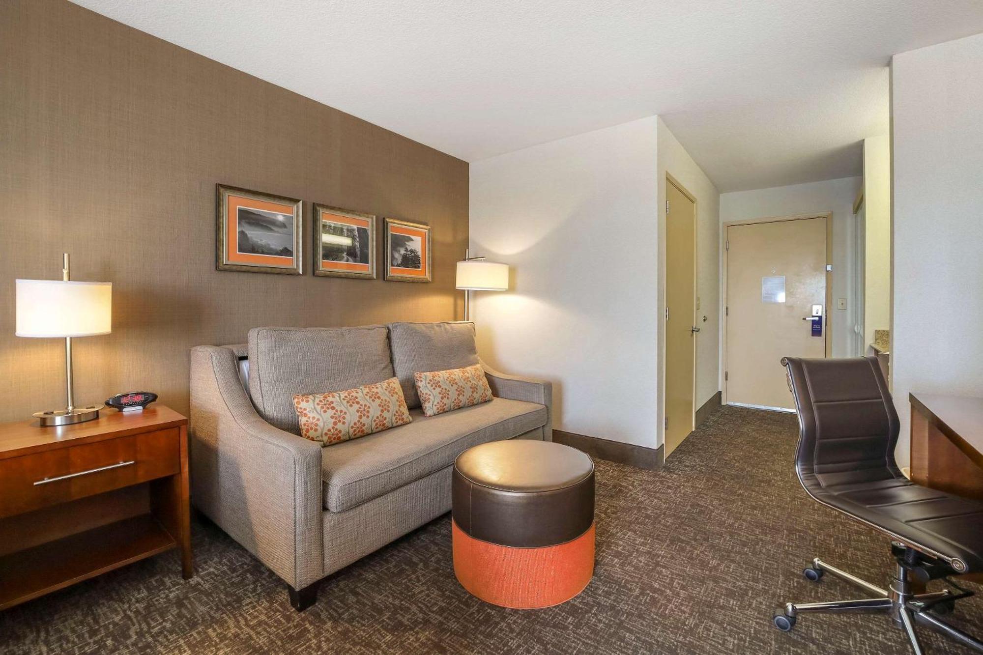 King Room with Whirlpool - Non-Smoking