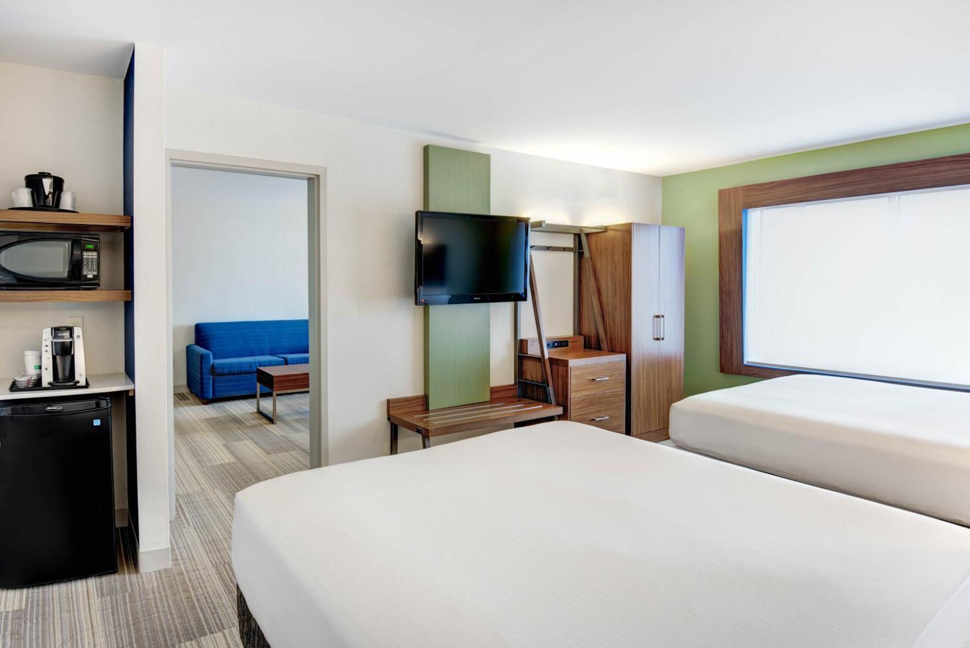 Queen Suite with Two Queen Beds