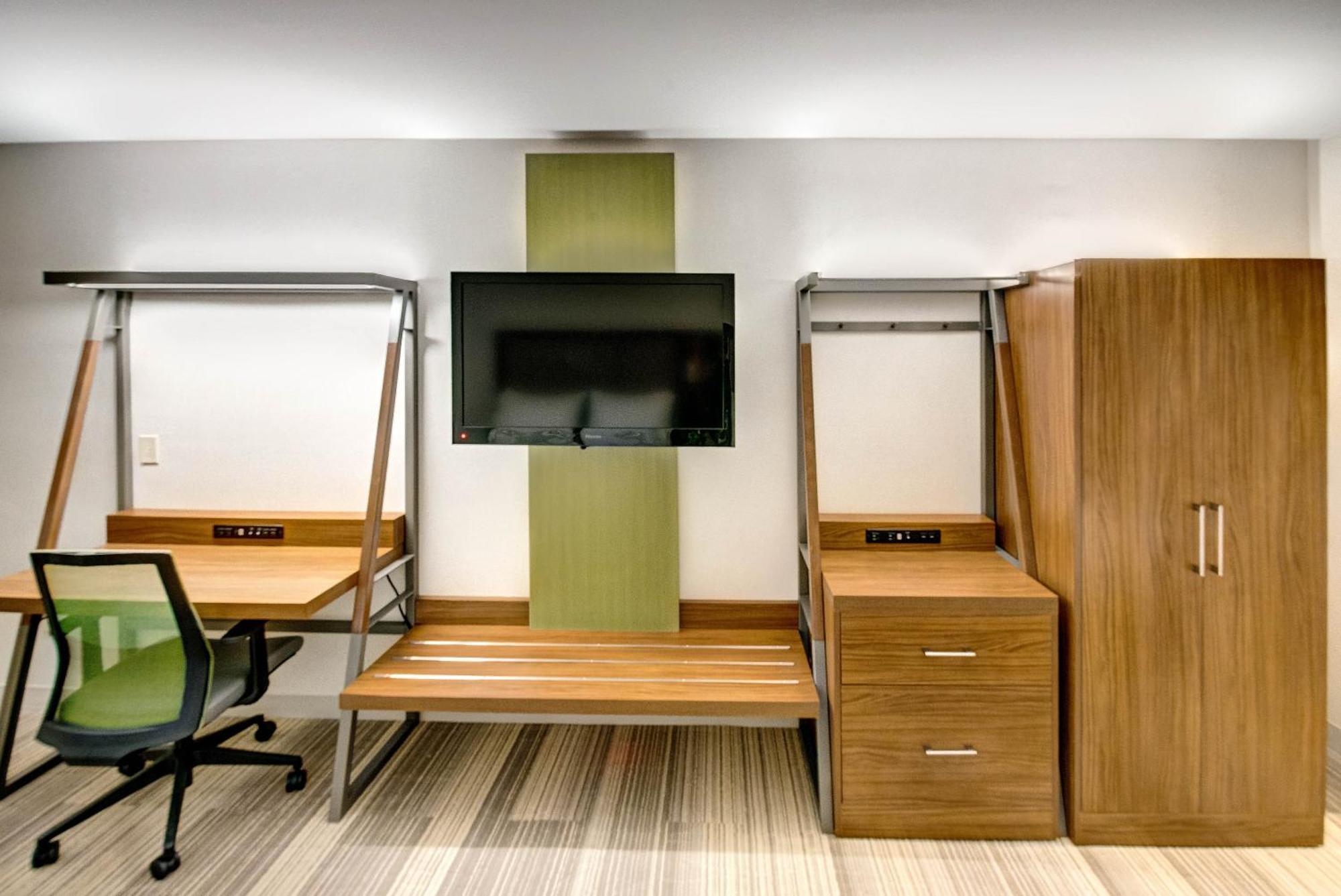 Standard Room with Two Queen Beds