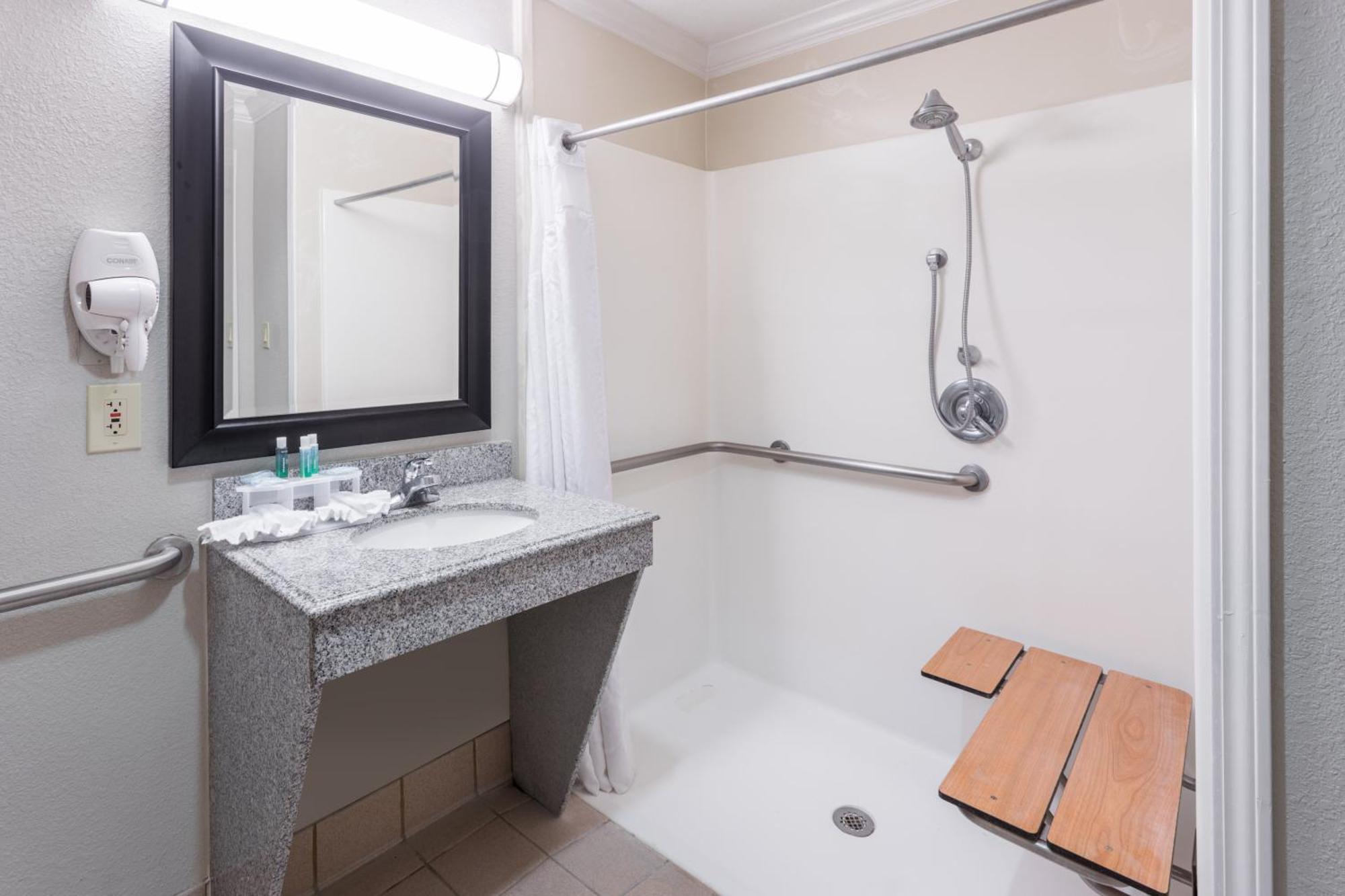 Standard King Room with Mobility Accessible Tub