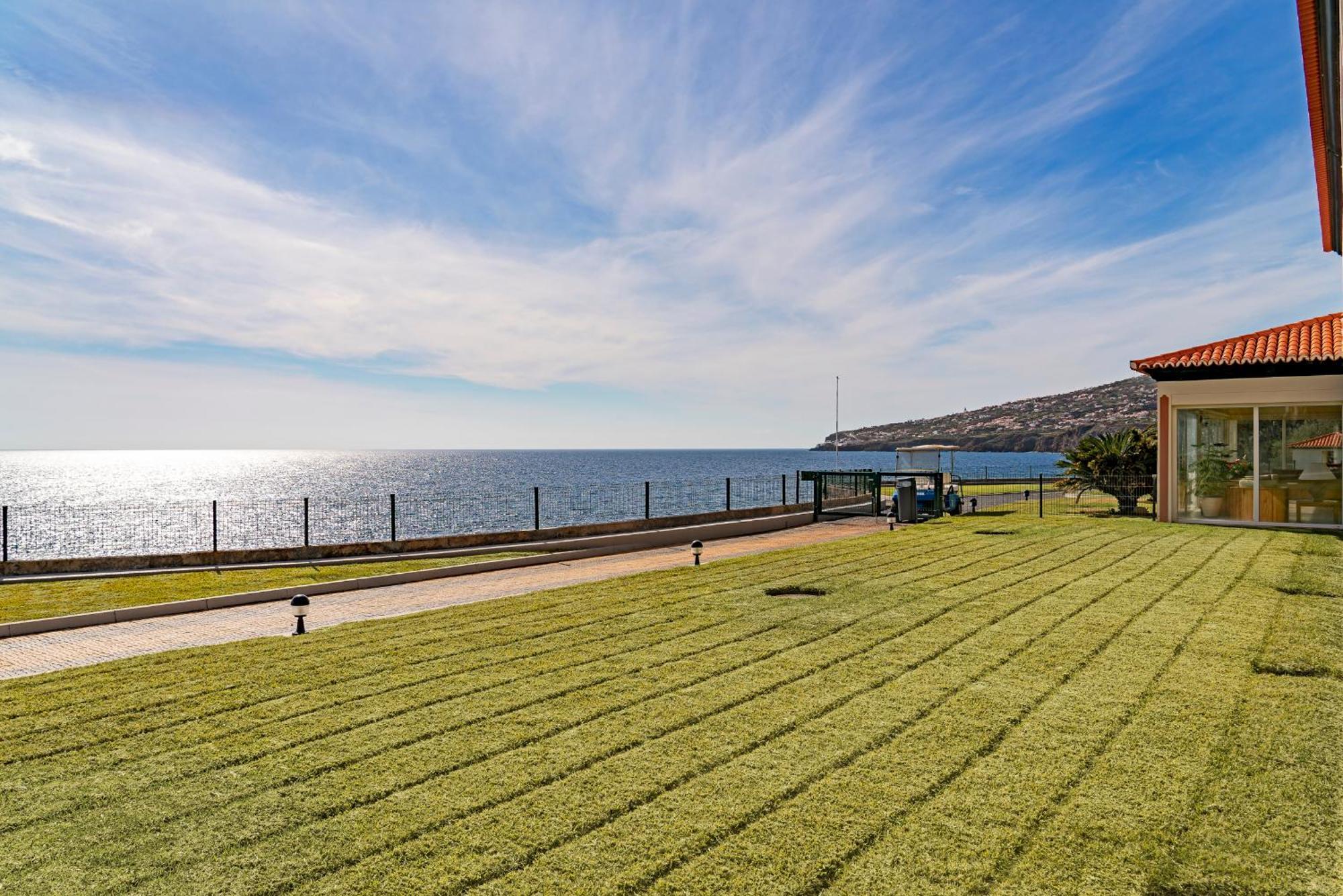 Premium Double Room with Sea View and Balcony