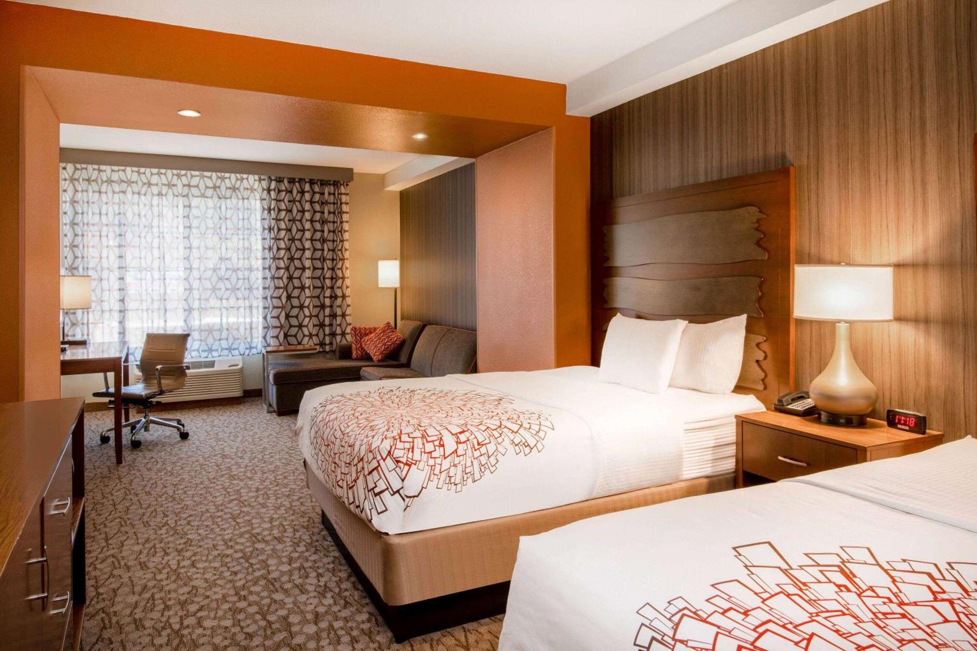 Deluxe Queen Room with Two Queen Beds