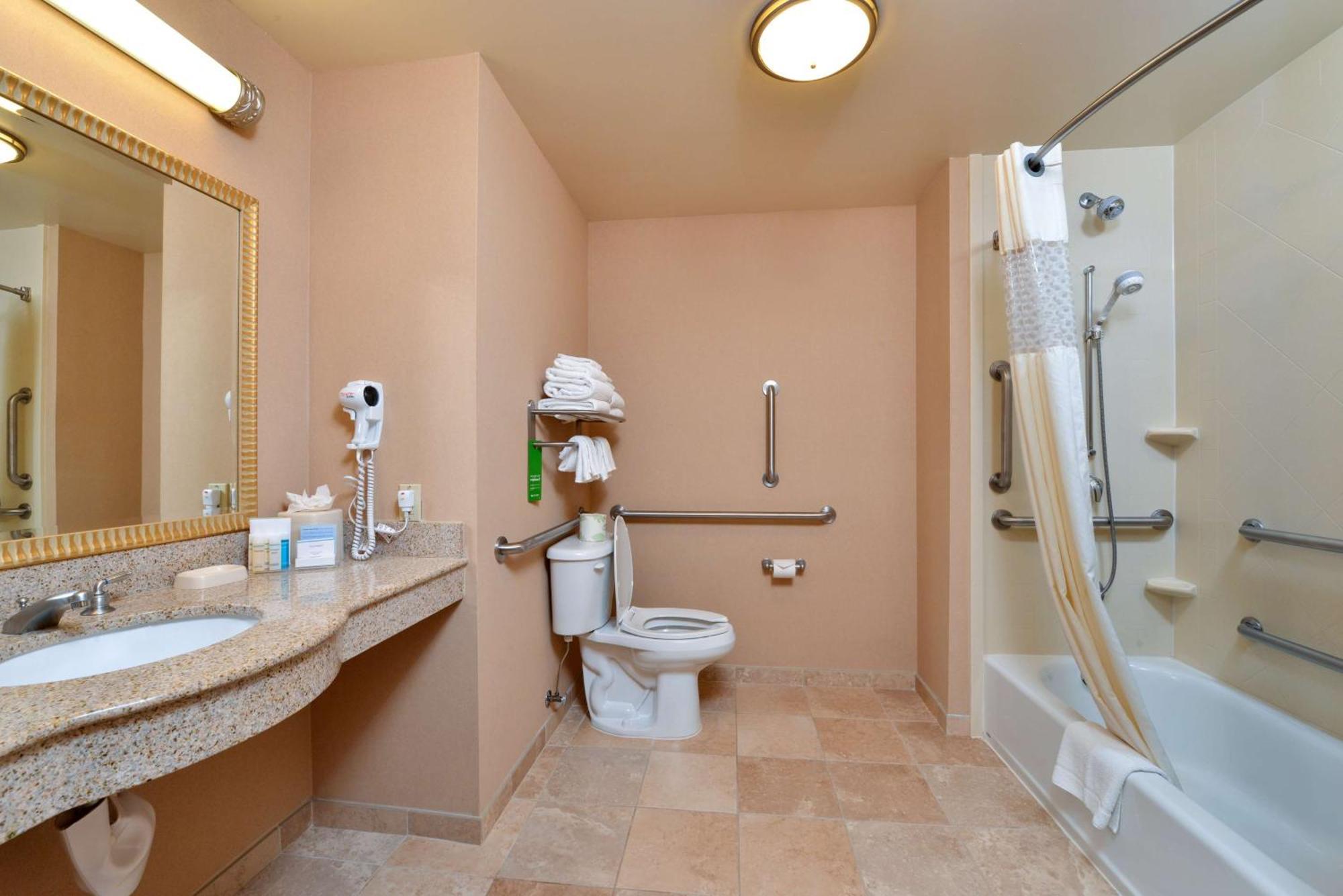 King Room with Accessible Tub - Mobility and Hearing Access/Non-Smoking