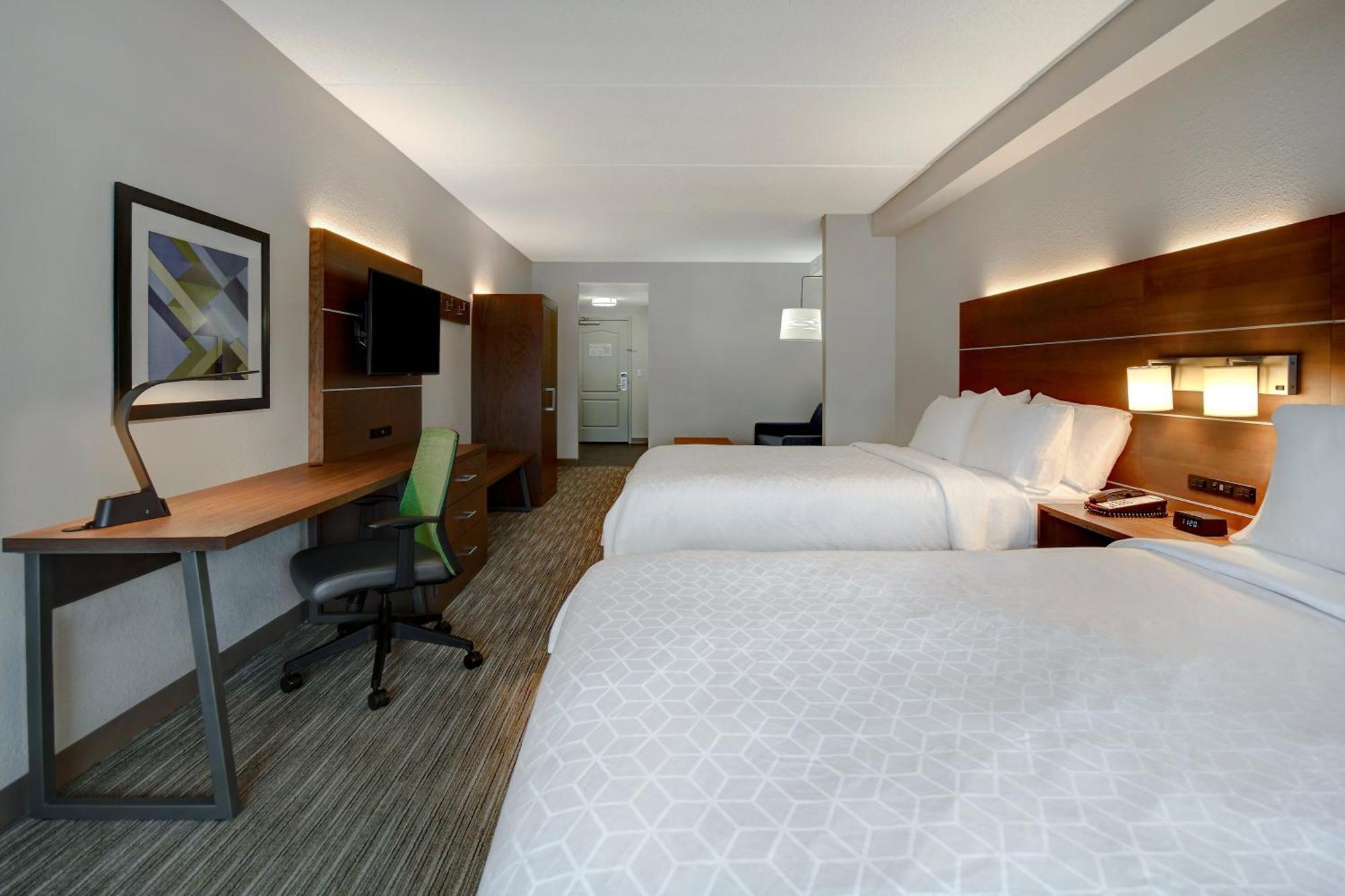 Queen Suite with Two Queen Beds