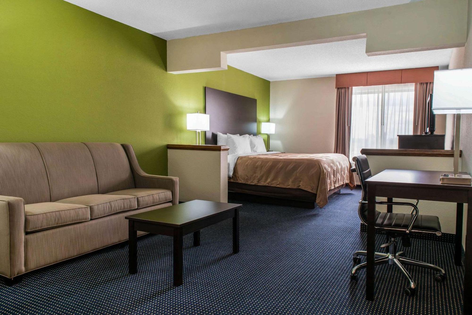 Standard King Room with Sofa Bed - Non-Smoking