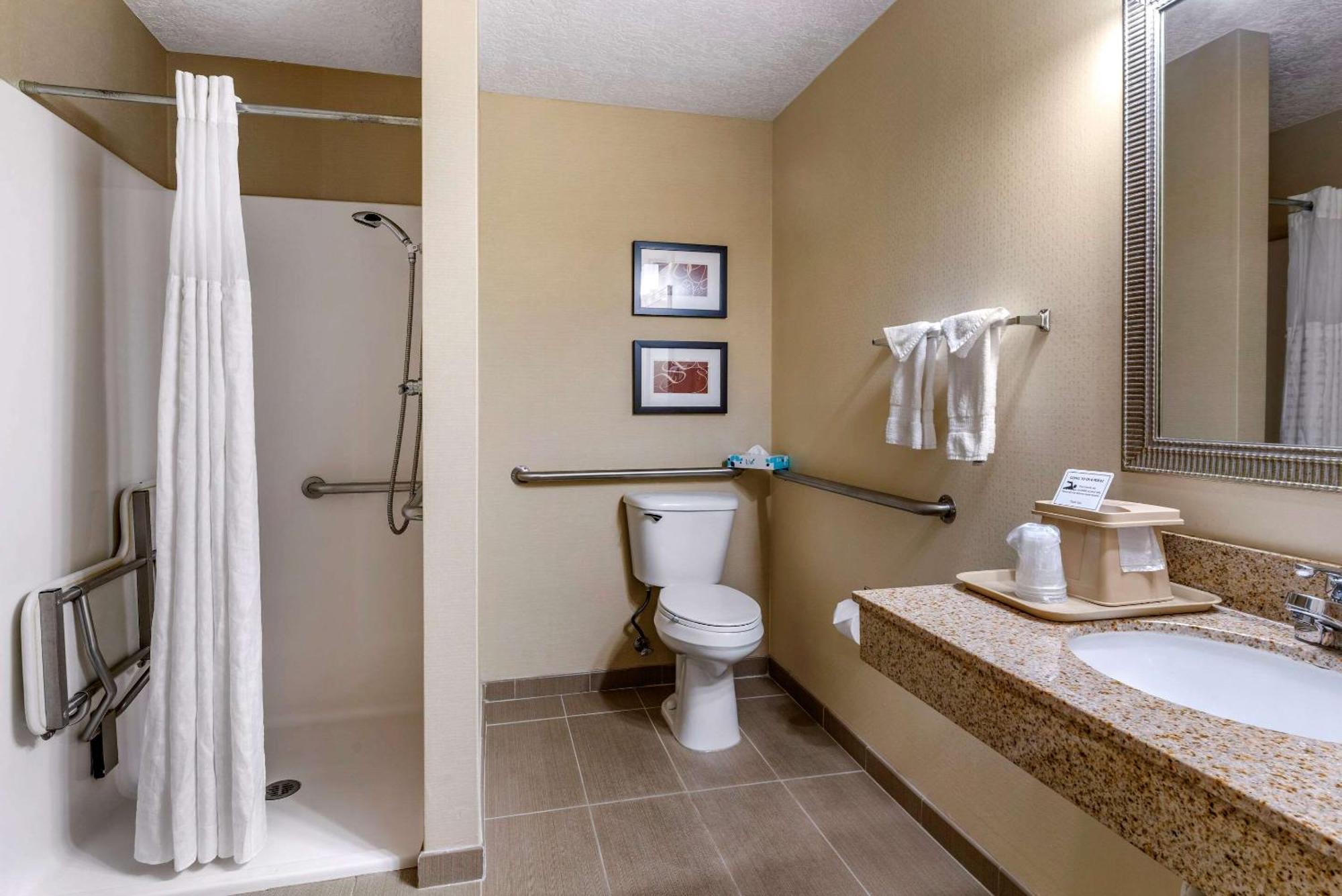 King Suite - Accessible/Non-Smoking