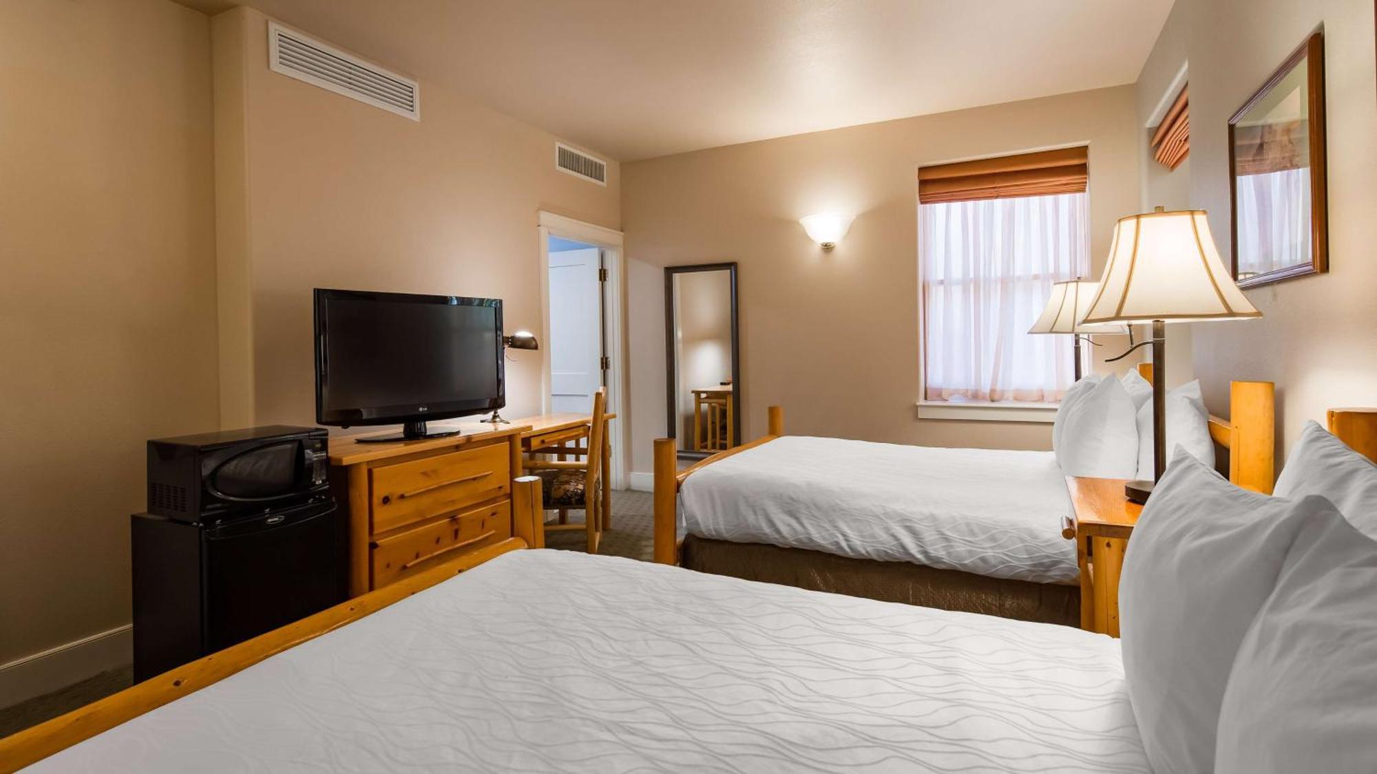 Double Room with Two Double Beds - Non-Smoking/First Floor