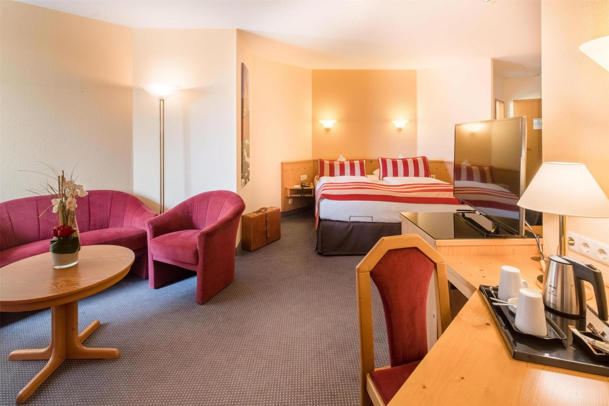 Deluxe Double Room,1282475536:JPEG