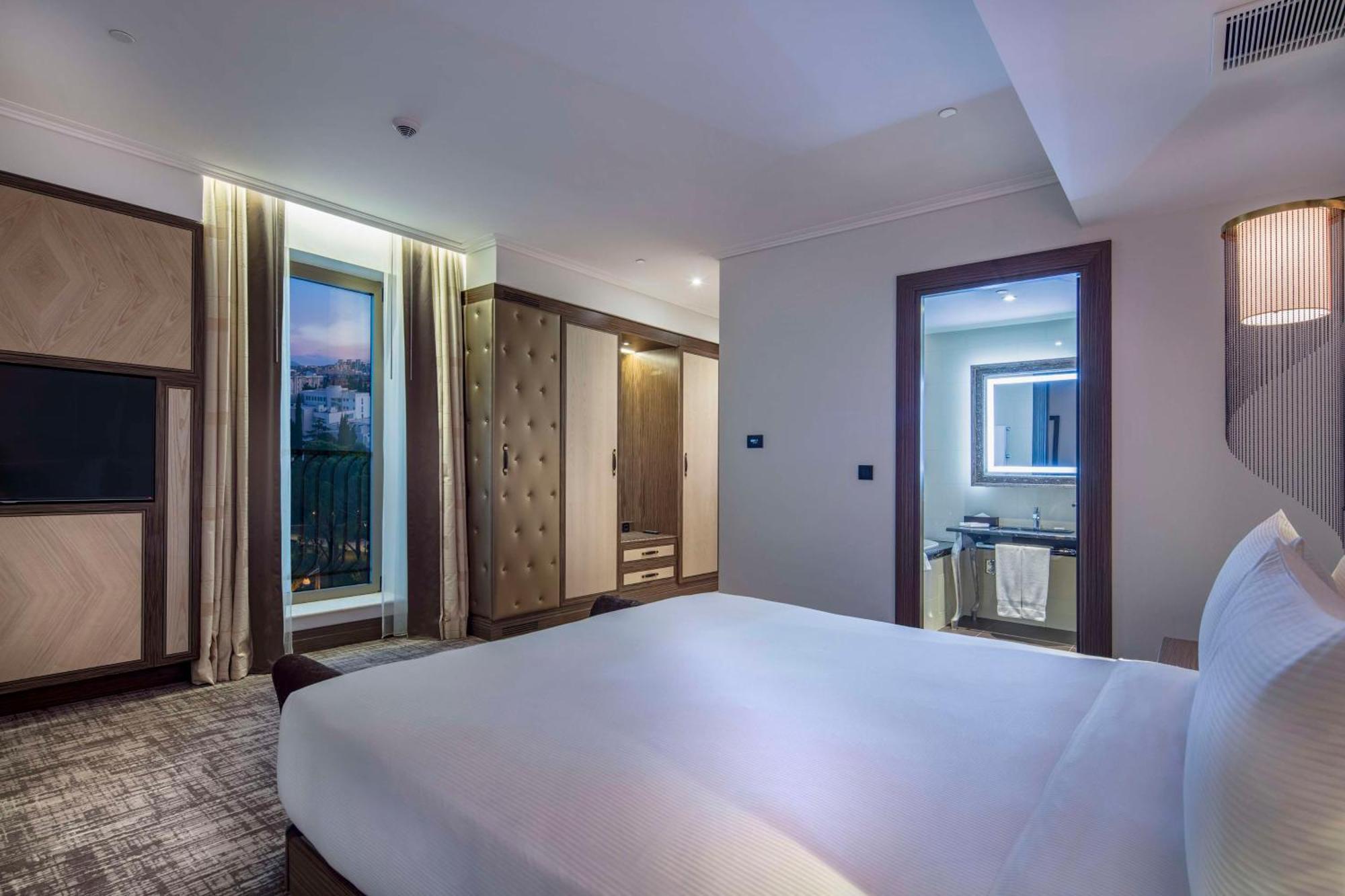 Zimmer mit Kingsize Bett