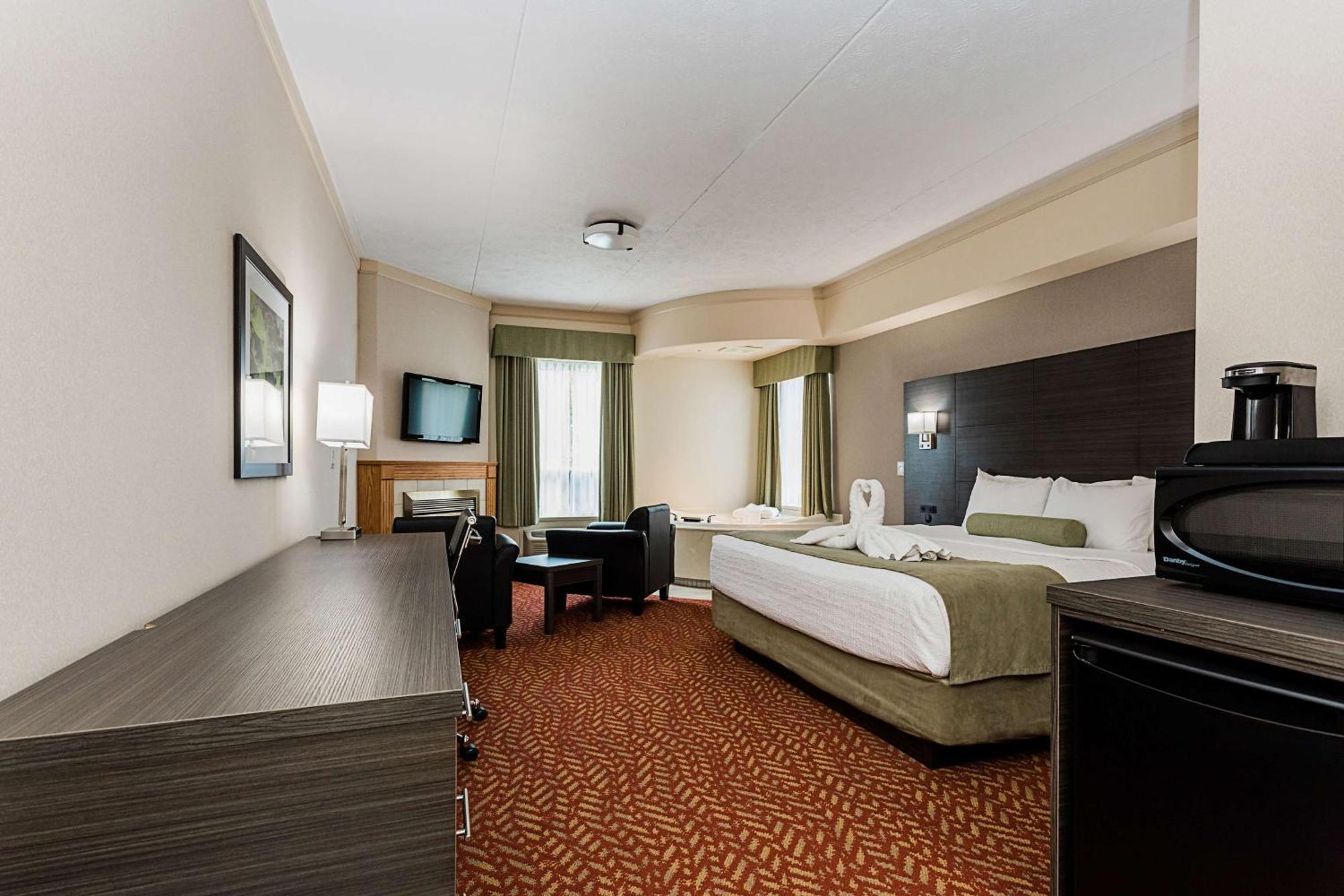 King Room with Spa Bath and Fireplace - Non-Smoking