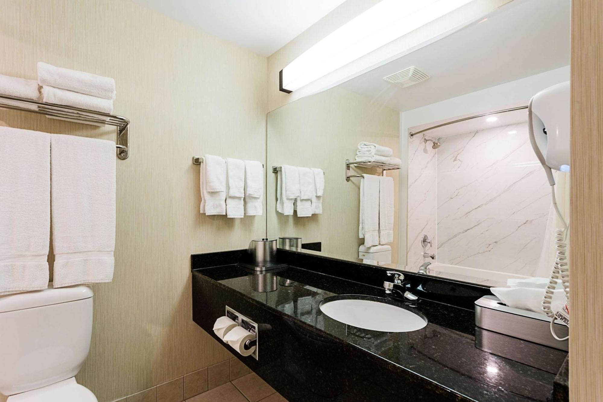 King Suite with Sofa Bed, Bay View and Kitchenette - Non-Smoking