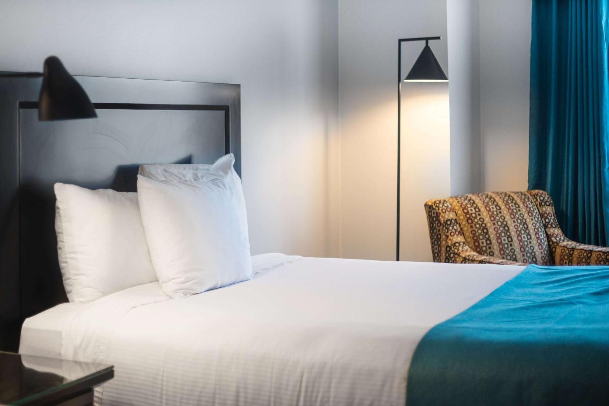 Business Queen Room with Two Queen Beds