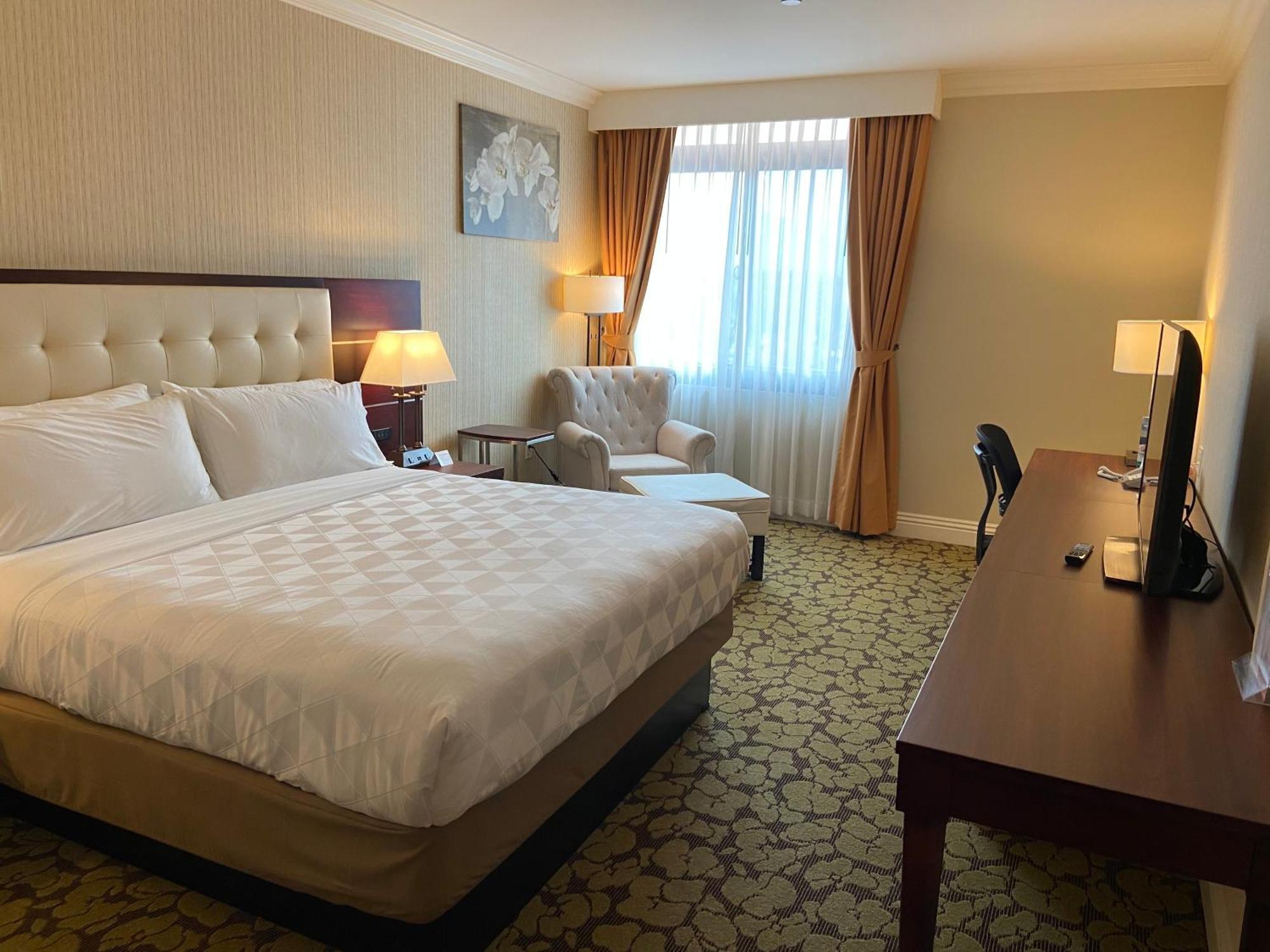Standard King Room
