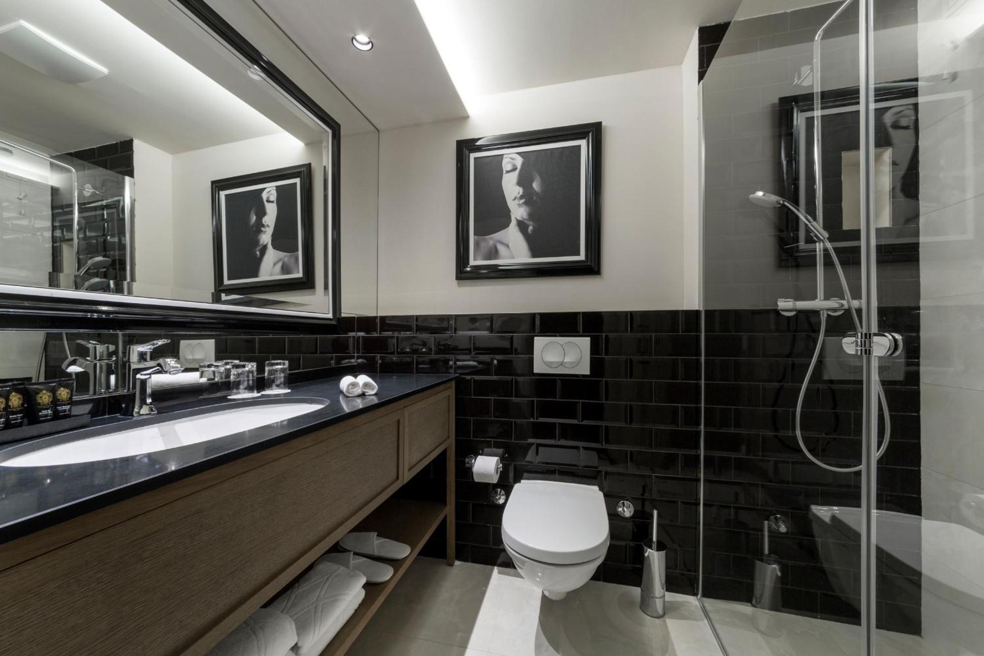 Double or Twin Room with Extra Bed