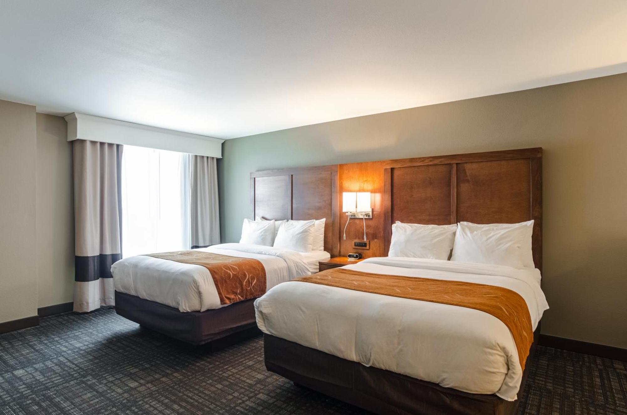 Suite Two Queen Beds Accessible or Non-Smoking,1663771826:JPEG