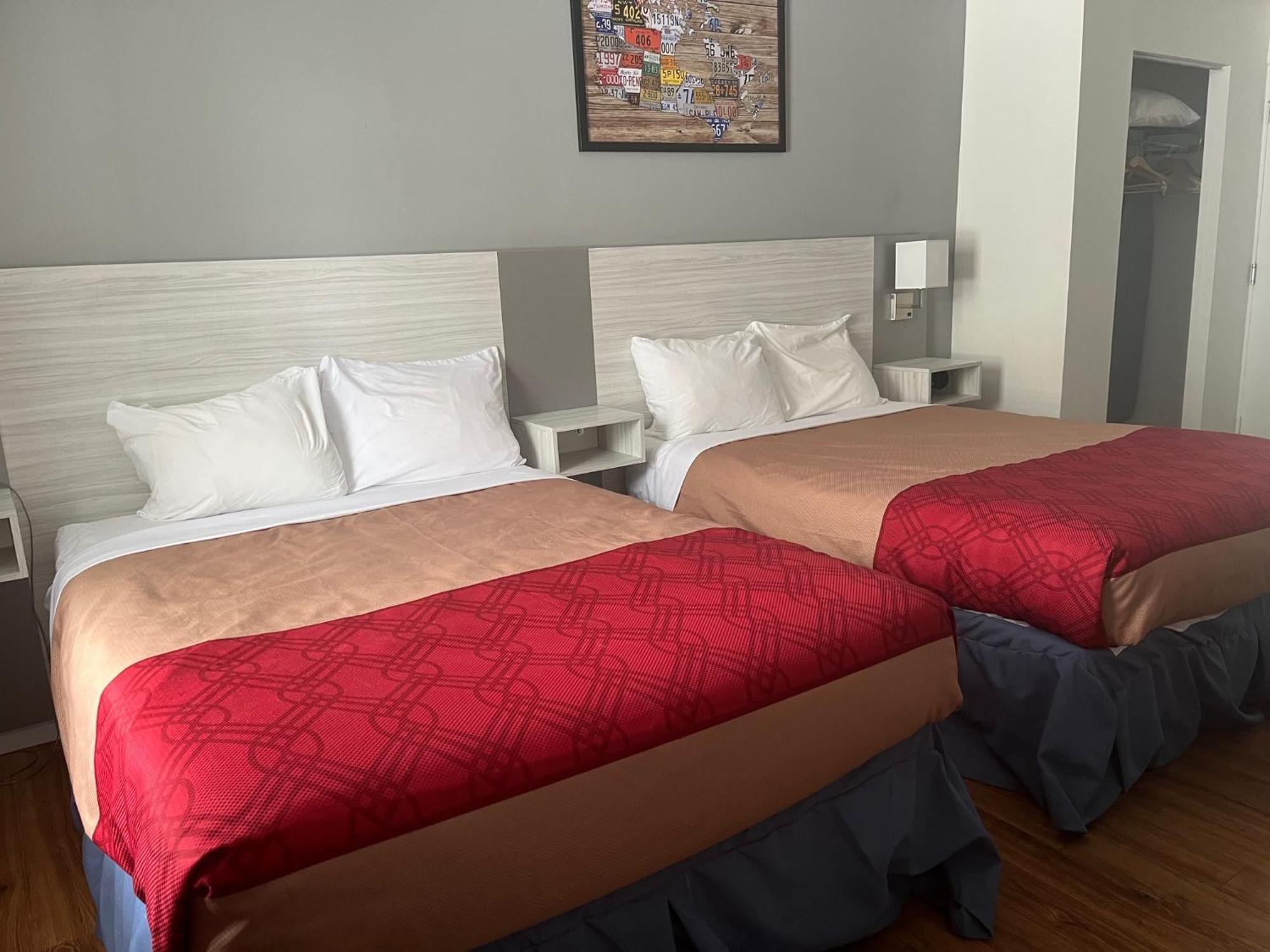 Chambre Double avec 2 Lits Doubles - Non-Fumeurs