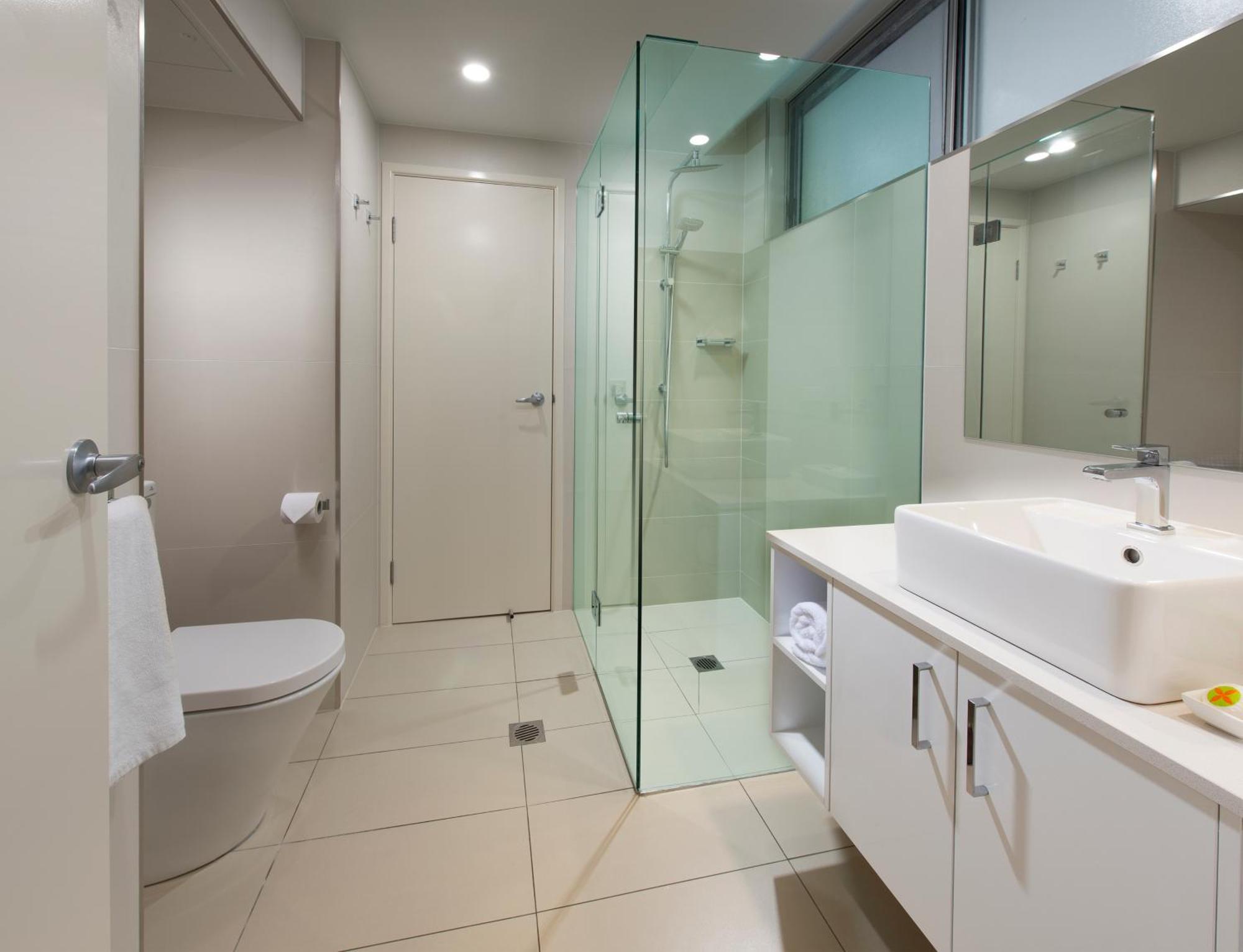 One-Bedroom Apartment with Sea View