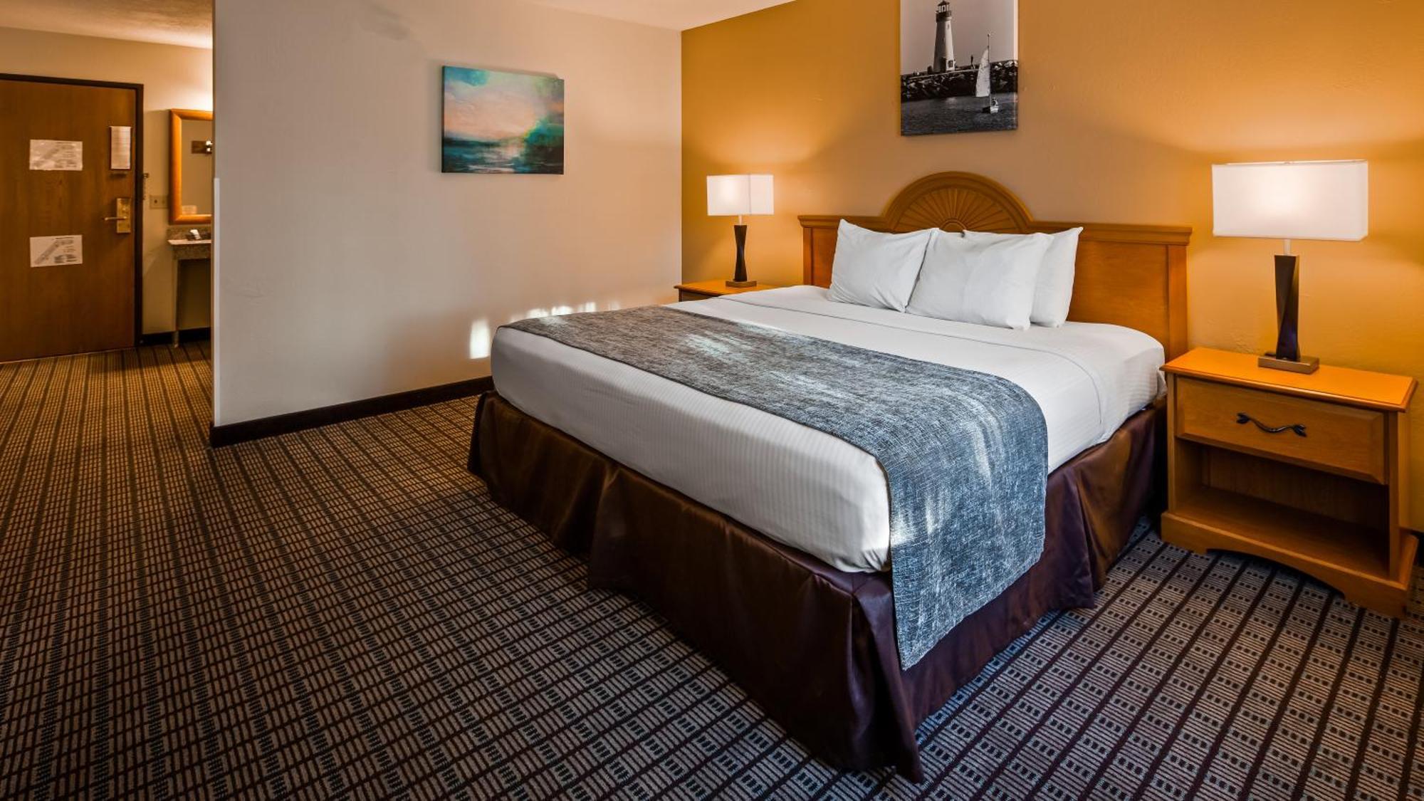 King Room with Bath Tub - Disability Access/Non-Smoking
