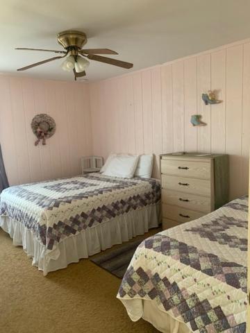 Deluxe Queen Suite