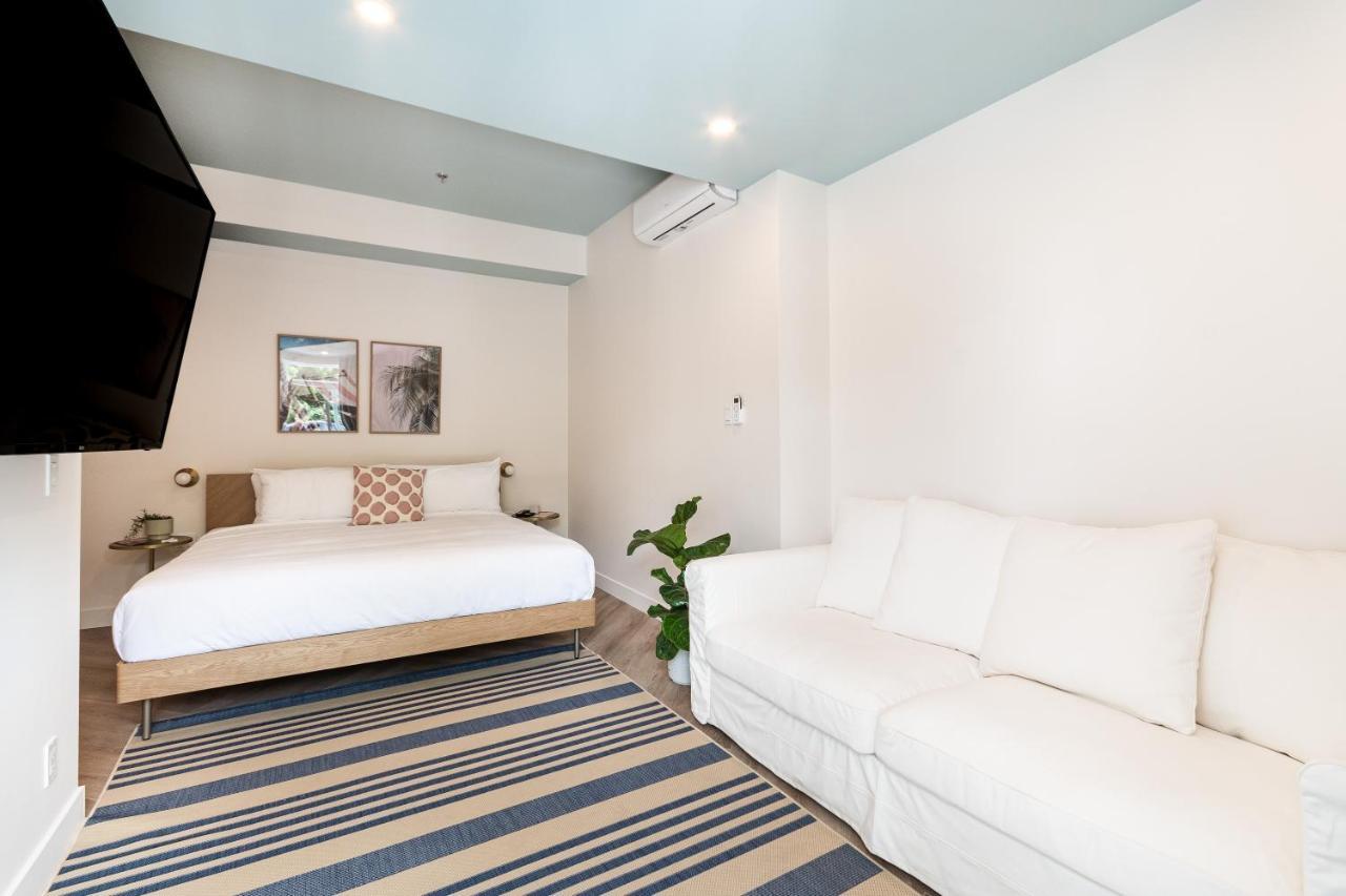 Suite with Hot Tub