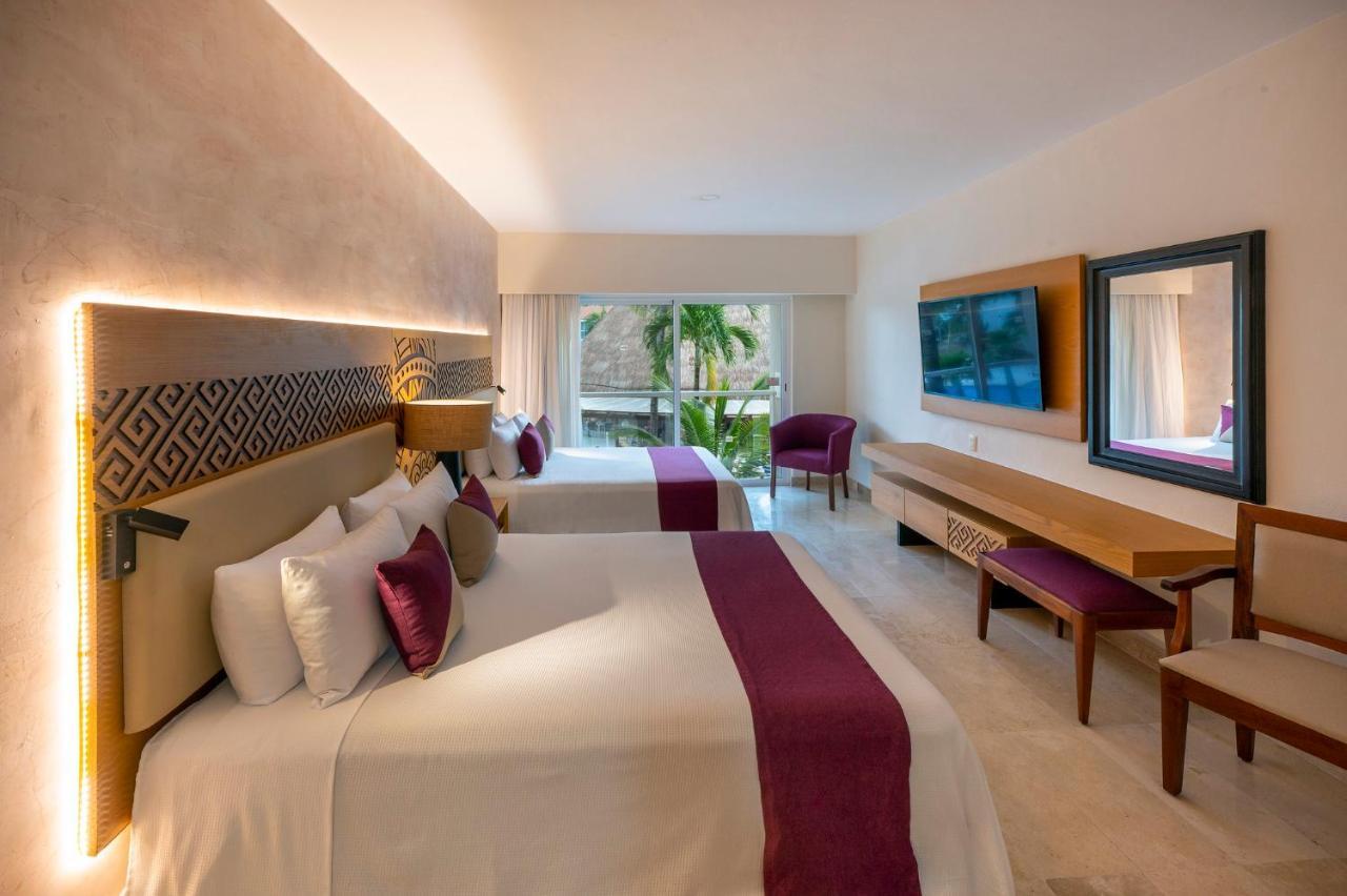 Superior Pool Room with Two Queen Beds, Non-Smoking