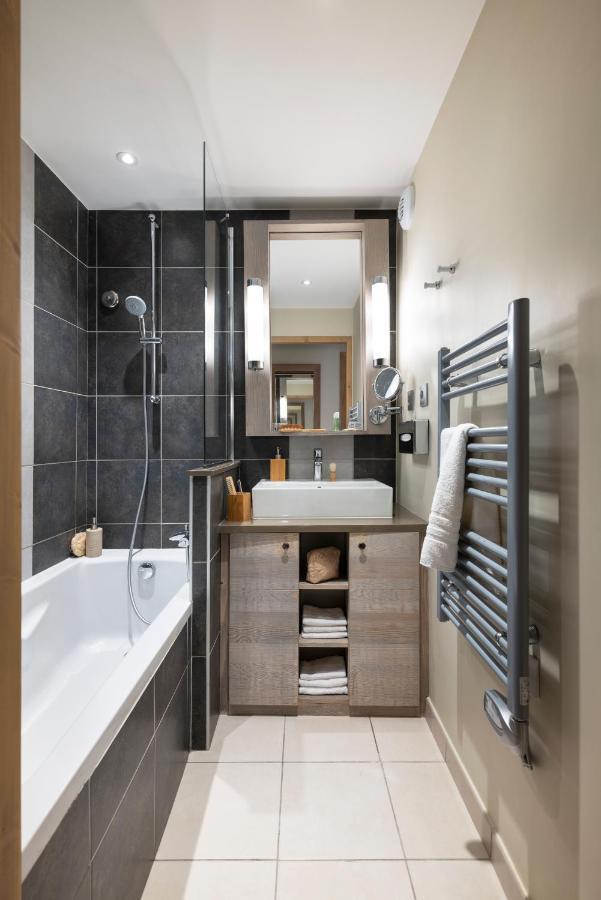 One-Bedroom Apartment with Balcony (4 People)