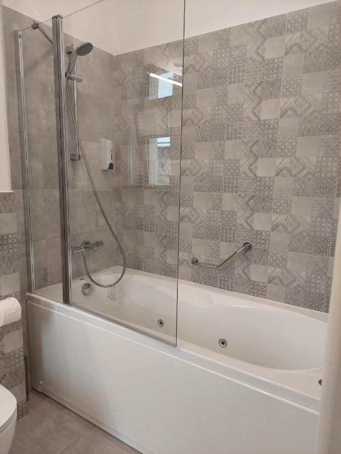 Double Room with Spa Bath