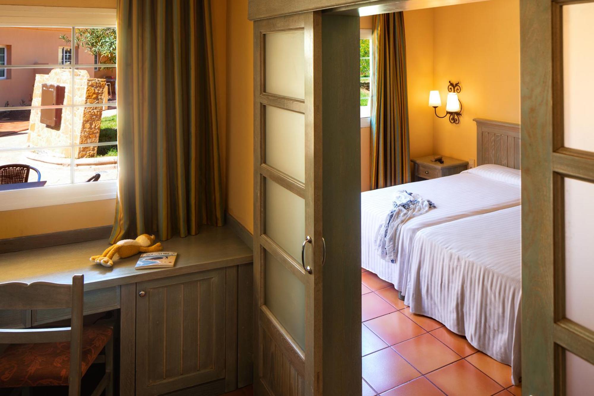 Chambre Double (1 Adulte + 2 Enfants)